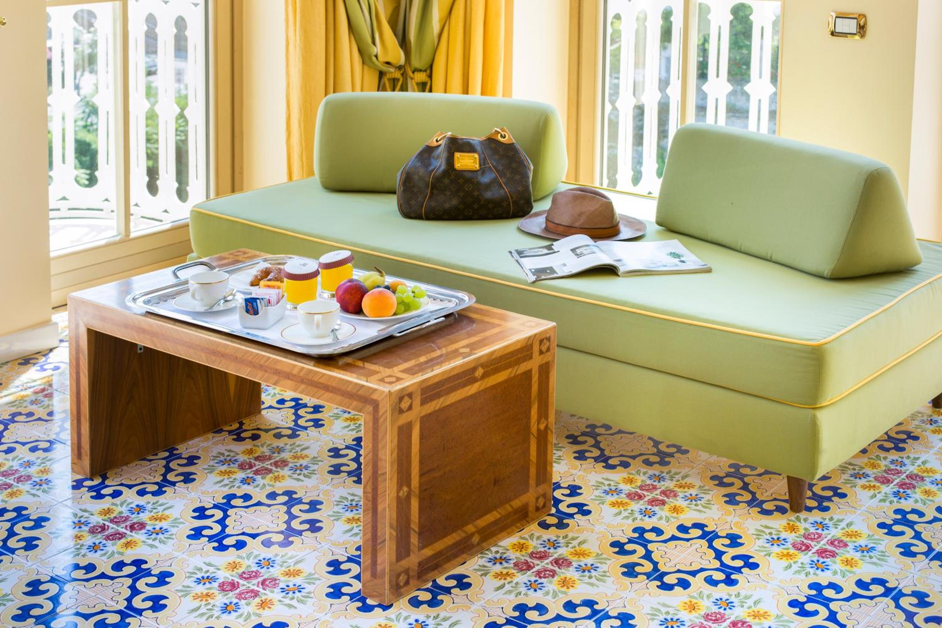 Junior Suite (2 Adults) - Photo 1