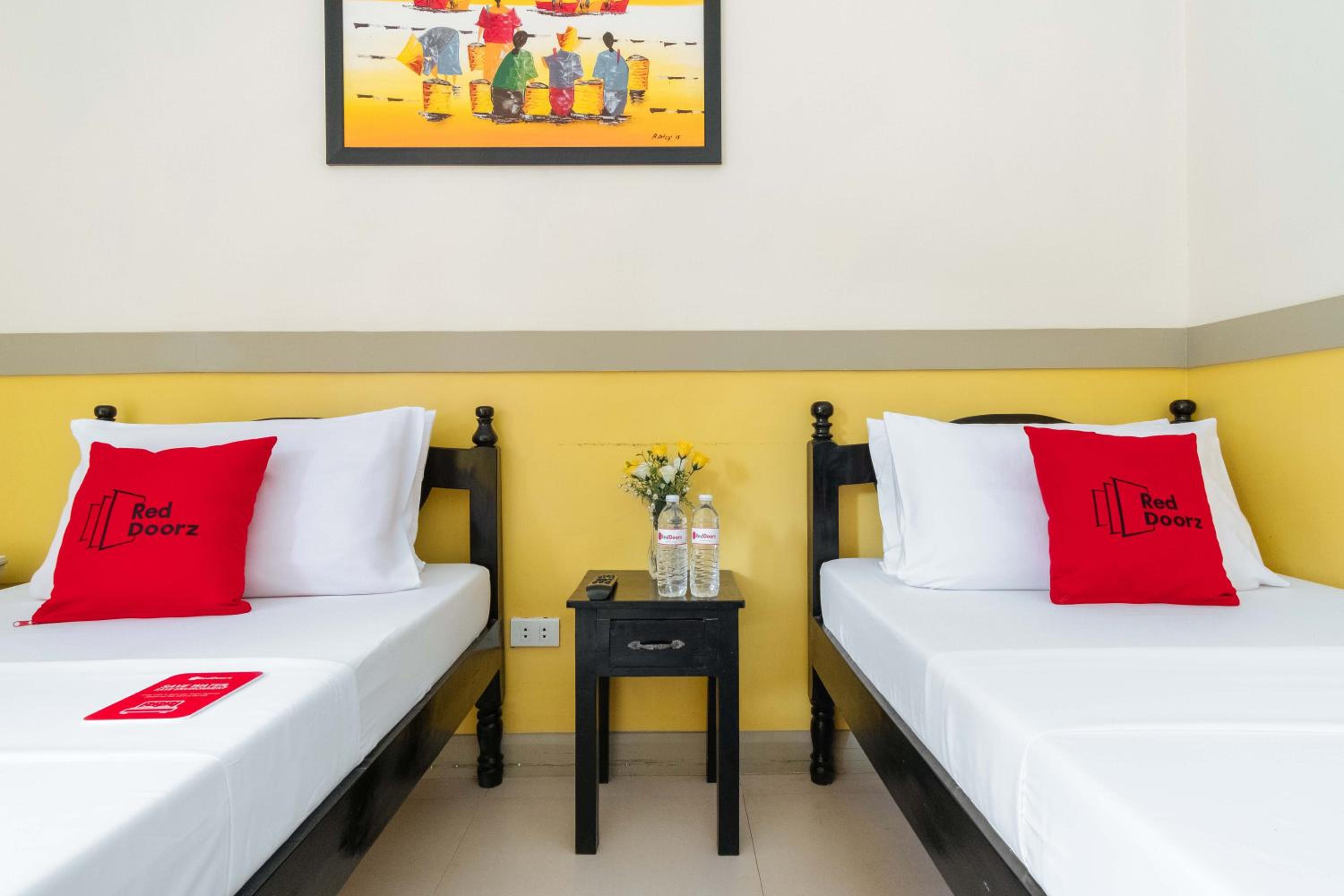 Twin Room - Photo 3