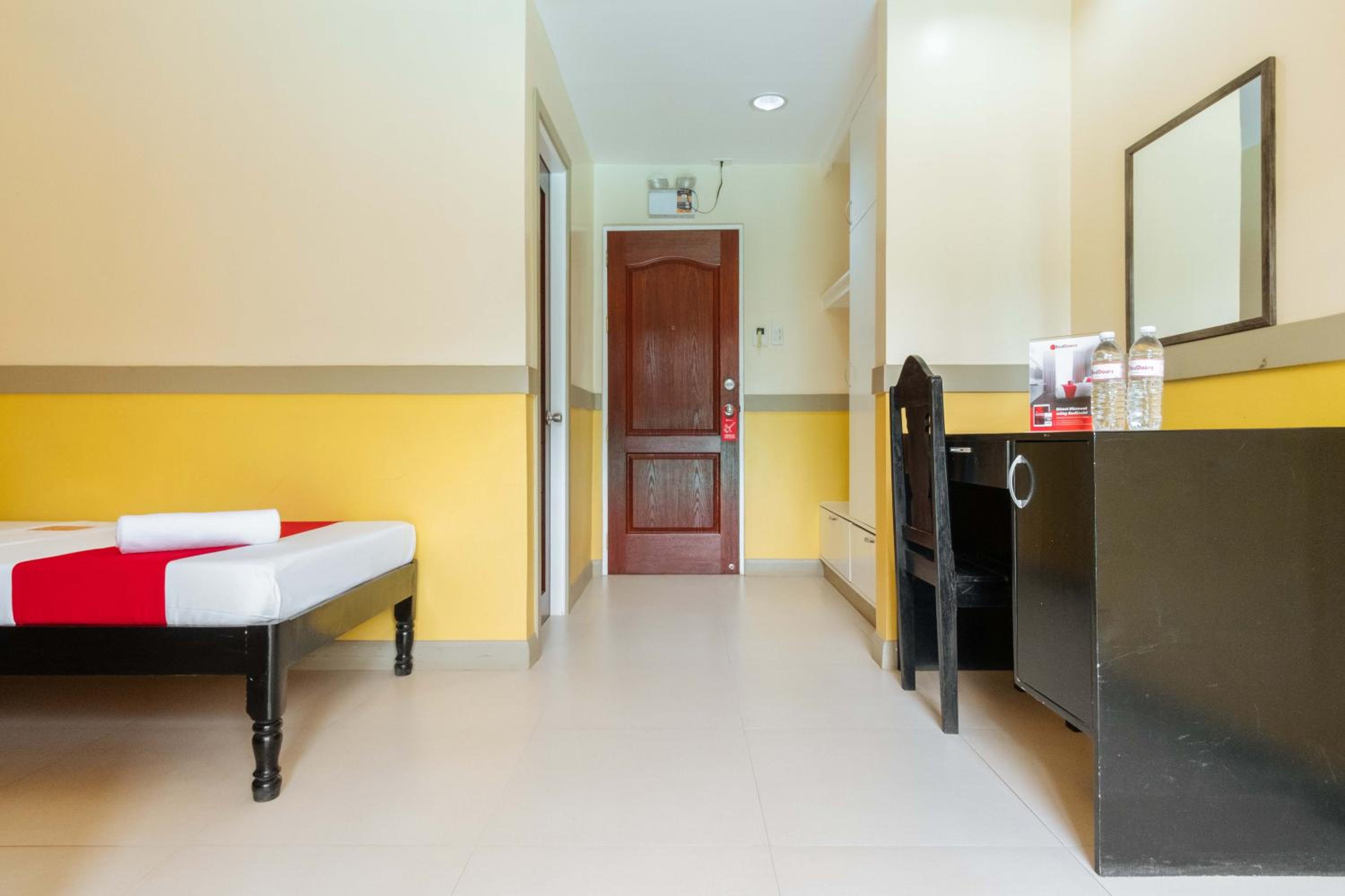 Twin Room - Photo 6