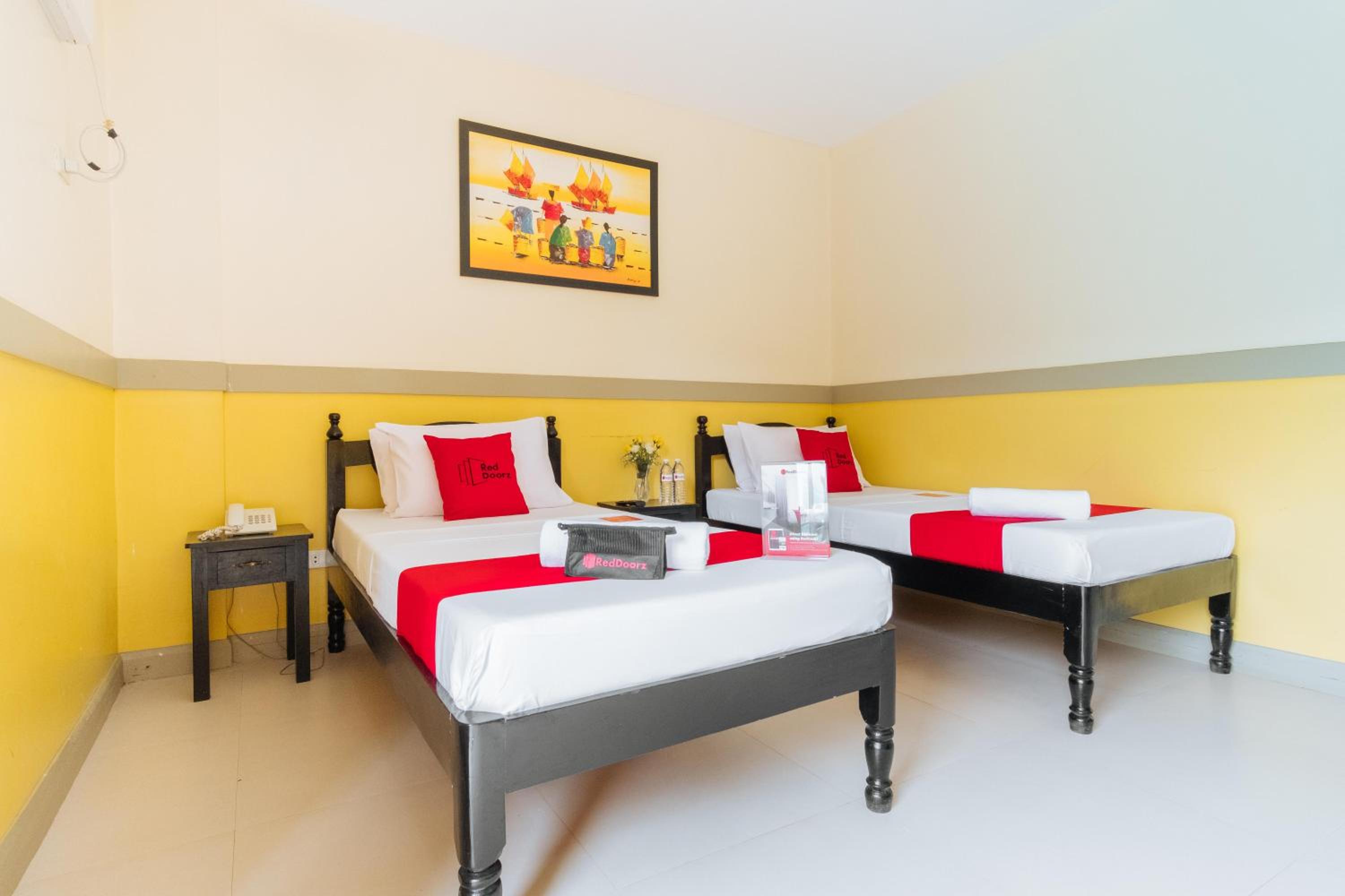 Twin Room - Photo 9