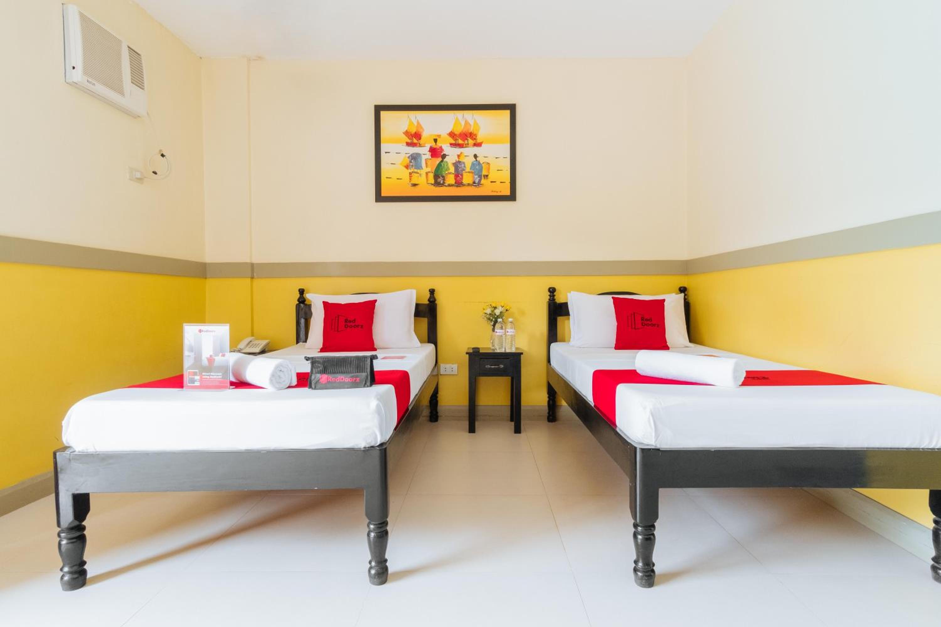 Twin Room - Photo 10