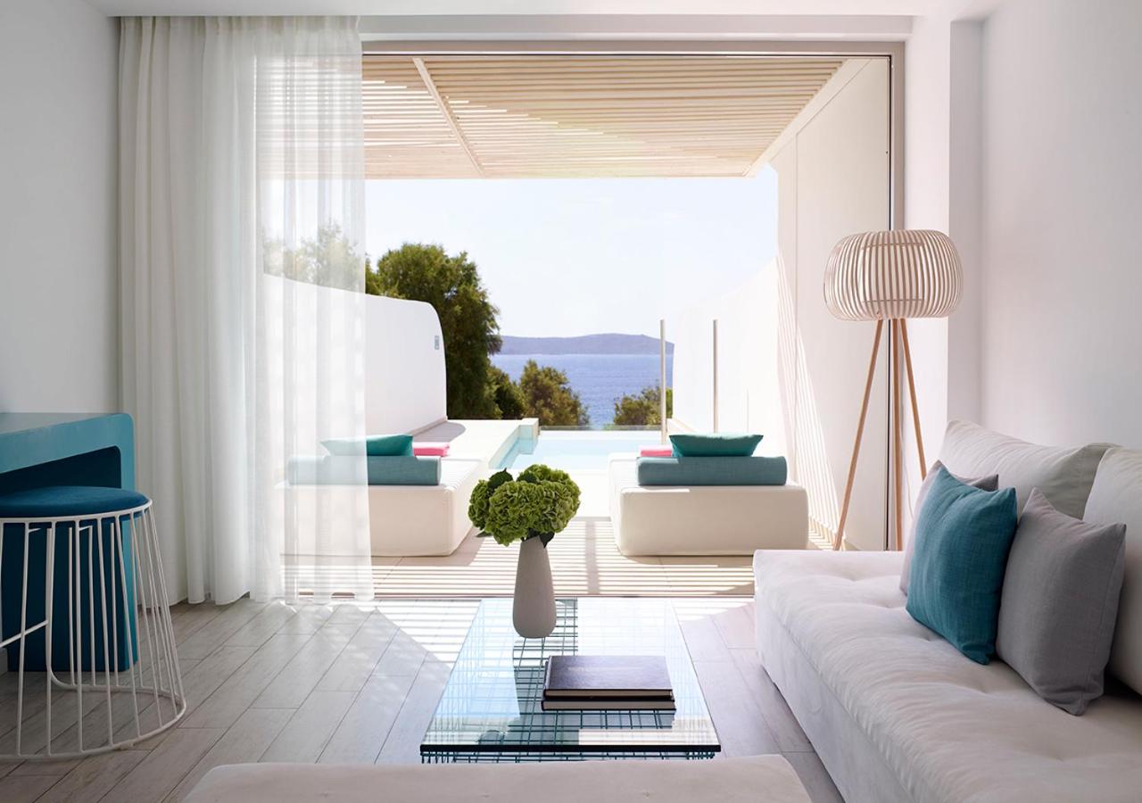 Suite Sea Front with Private Pool photo 2