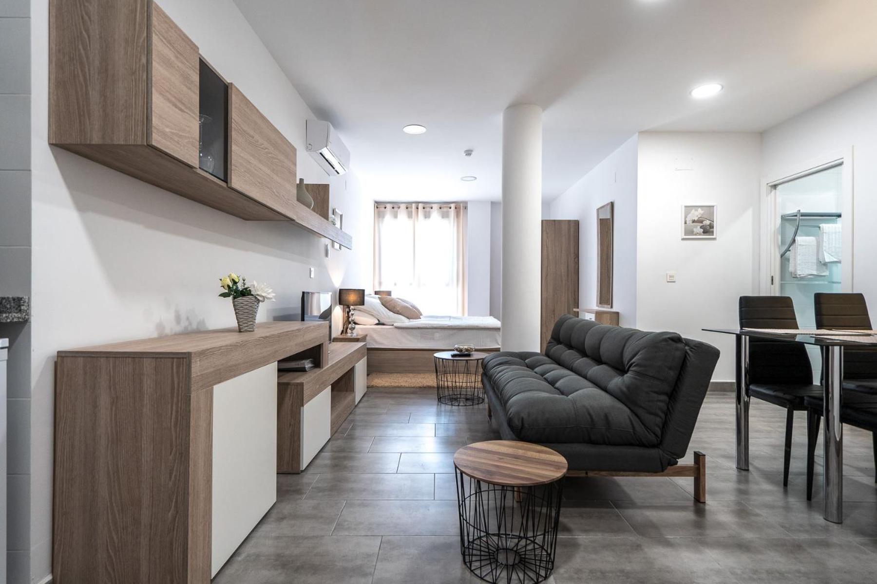 Apartment - Ground Floor - Photo 1