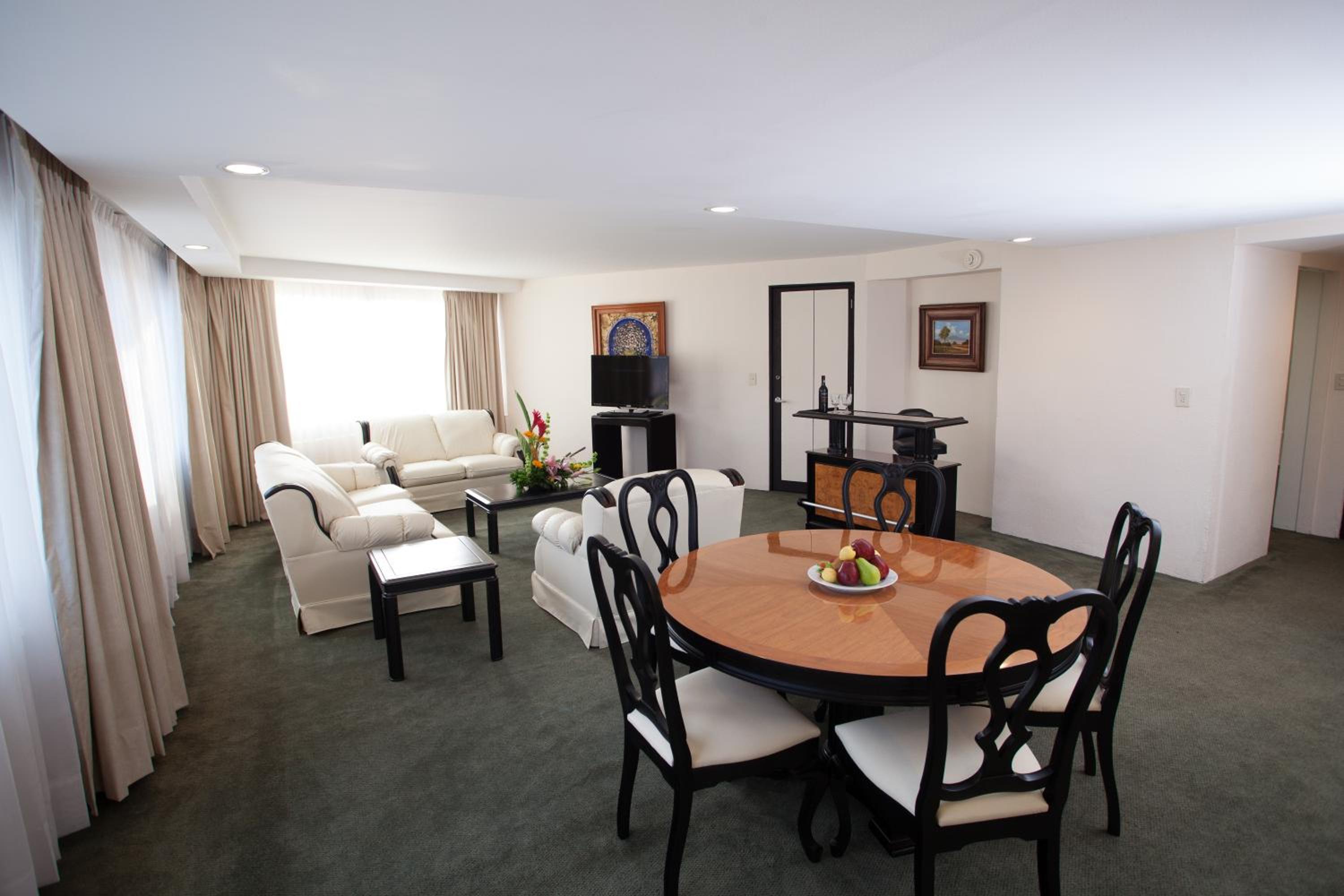 Presidential King Suite - Executive Level/Non-Smoking