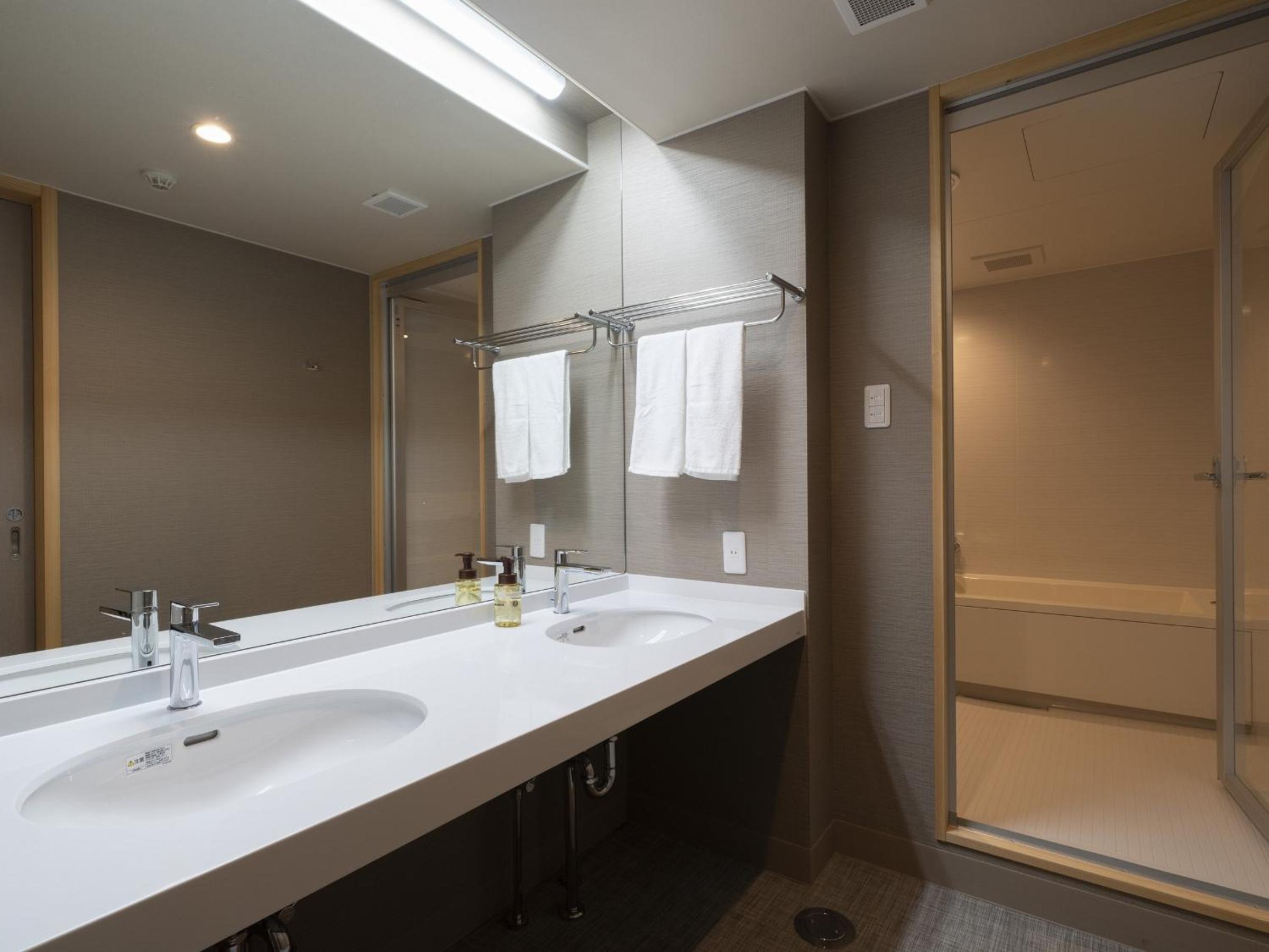 Deluxe Twin Room - Photo 3