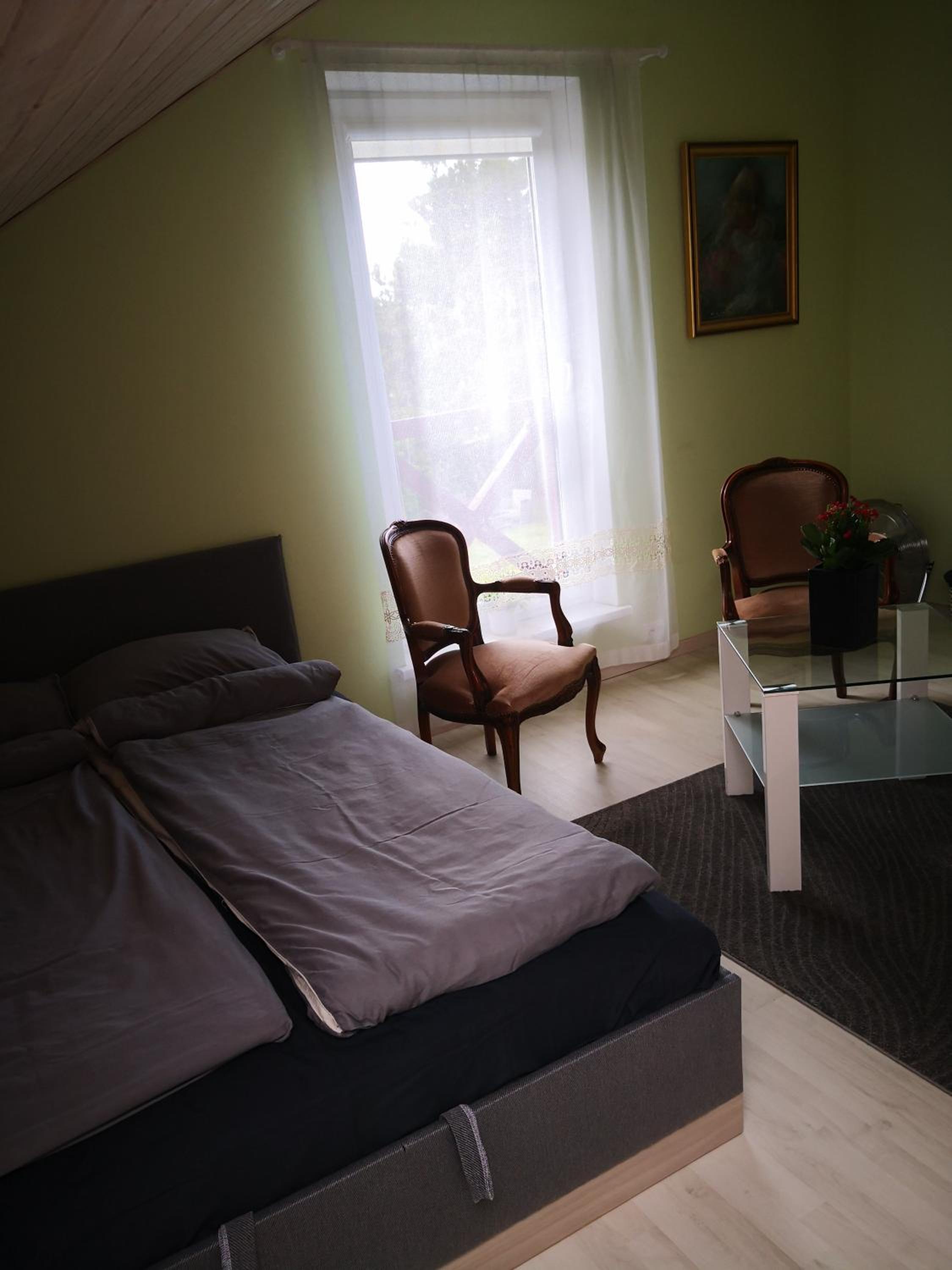 Family Room - Photo 9