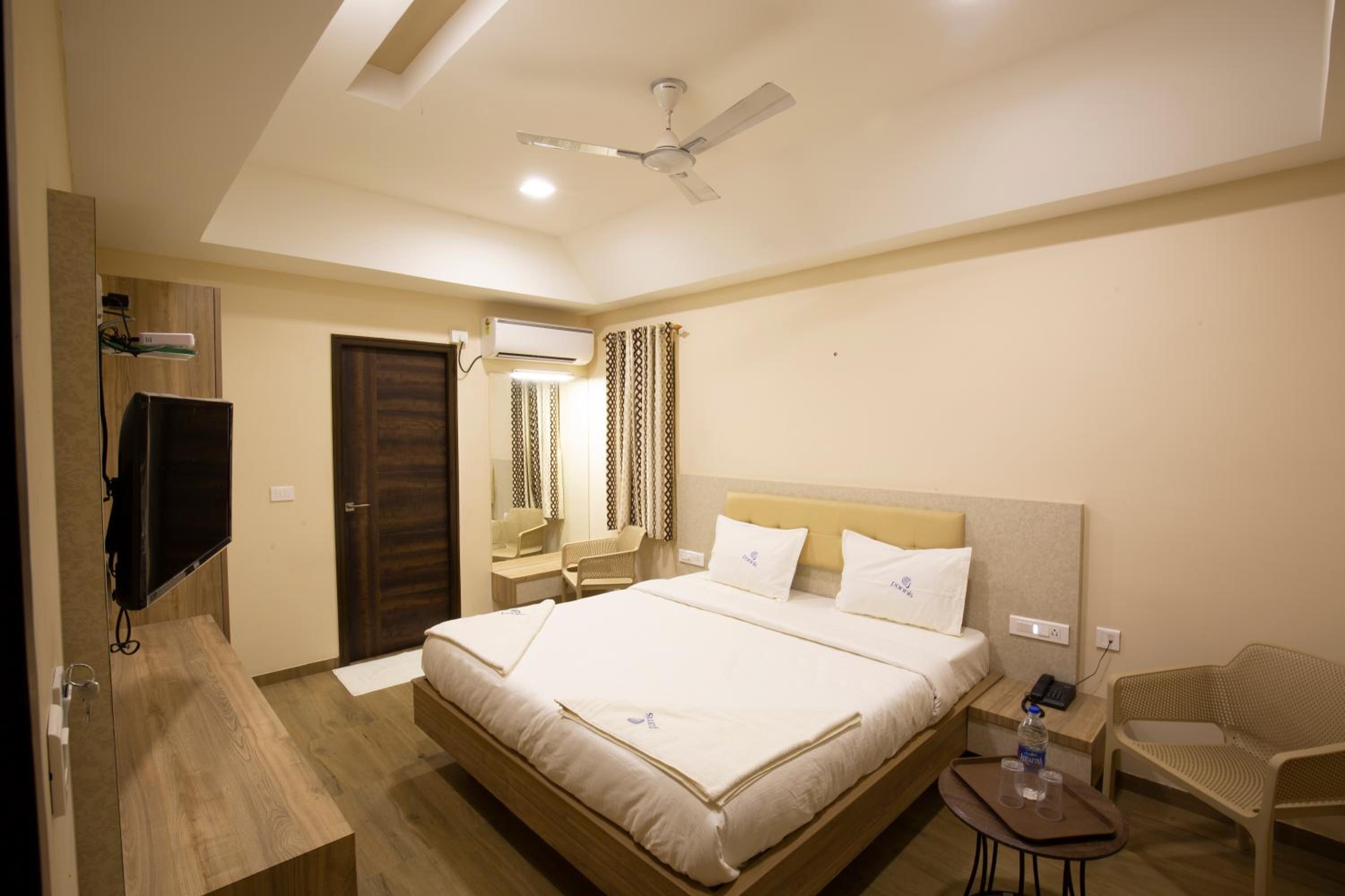 Standard Double Room - Photo 1