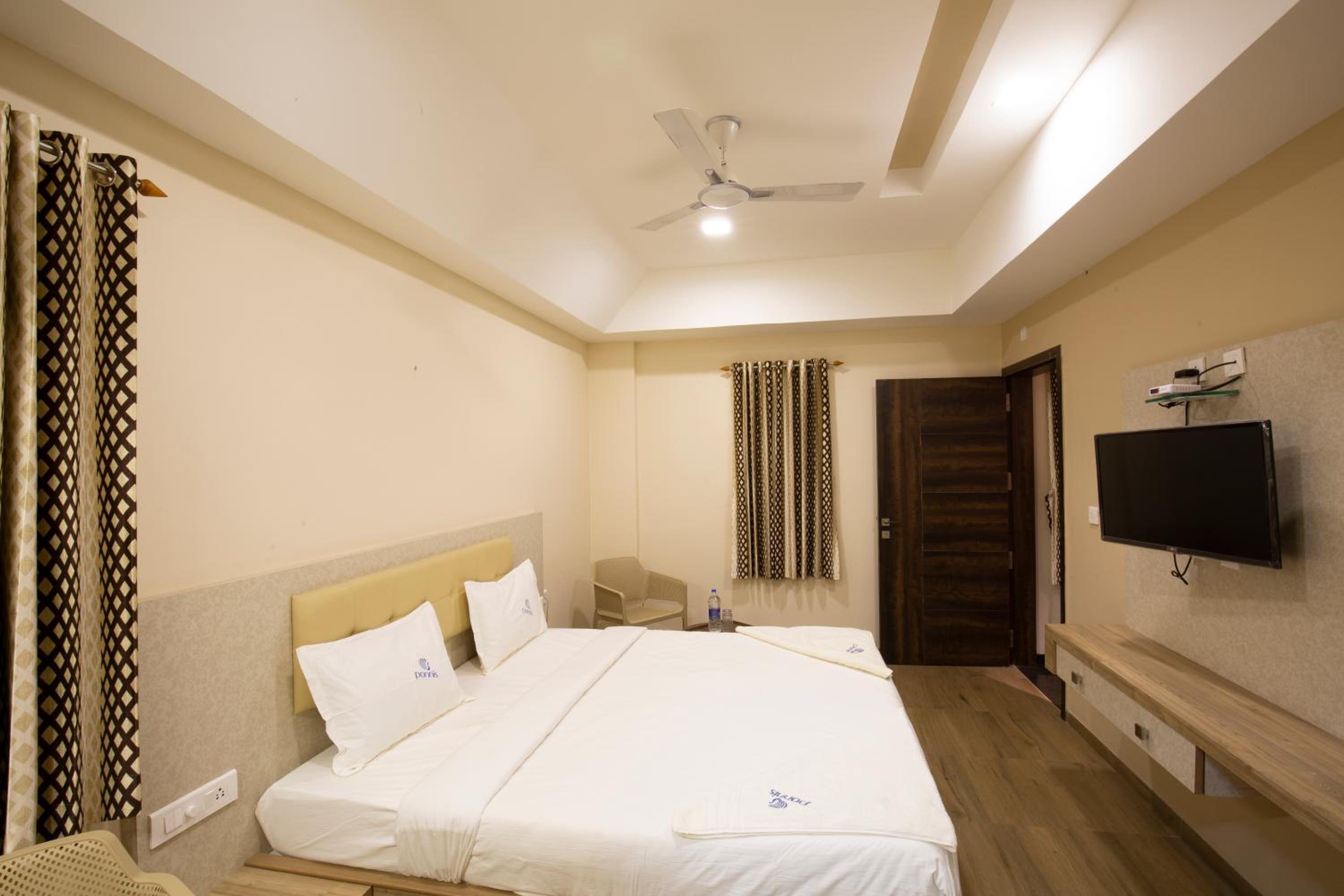 Standard Double Room - Photo 4