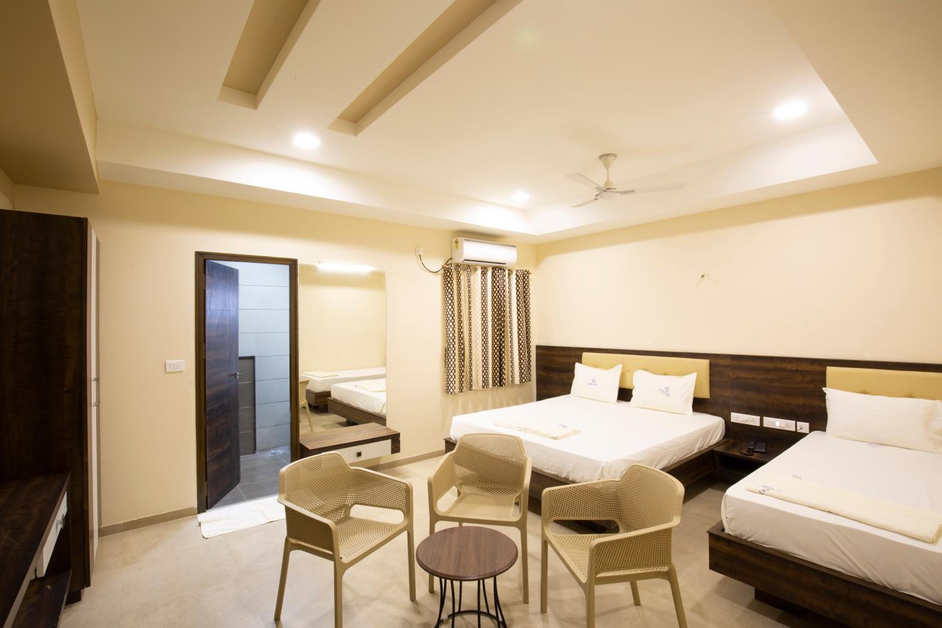 Deluxe Triple Room - Photo 1
