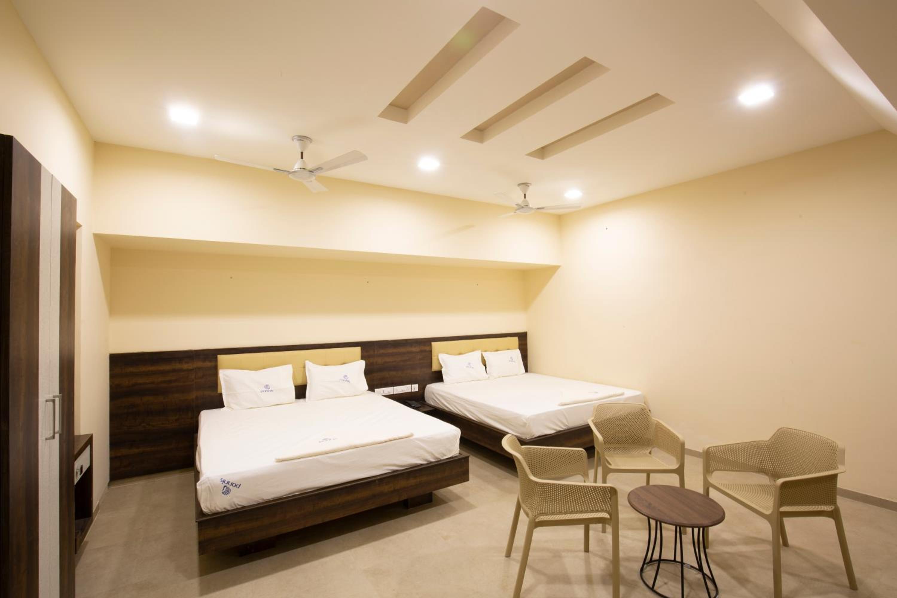 Quadruple Room - Photo 3