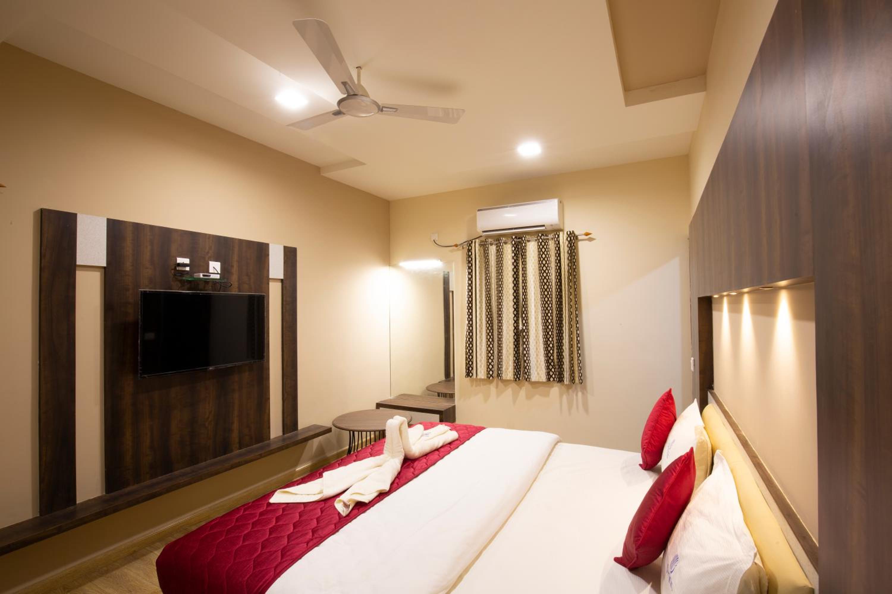 Deluxe Suite - Photo 3