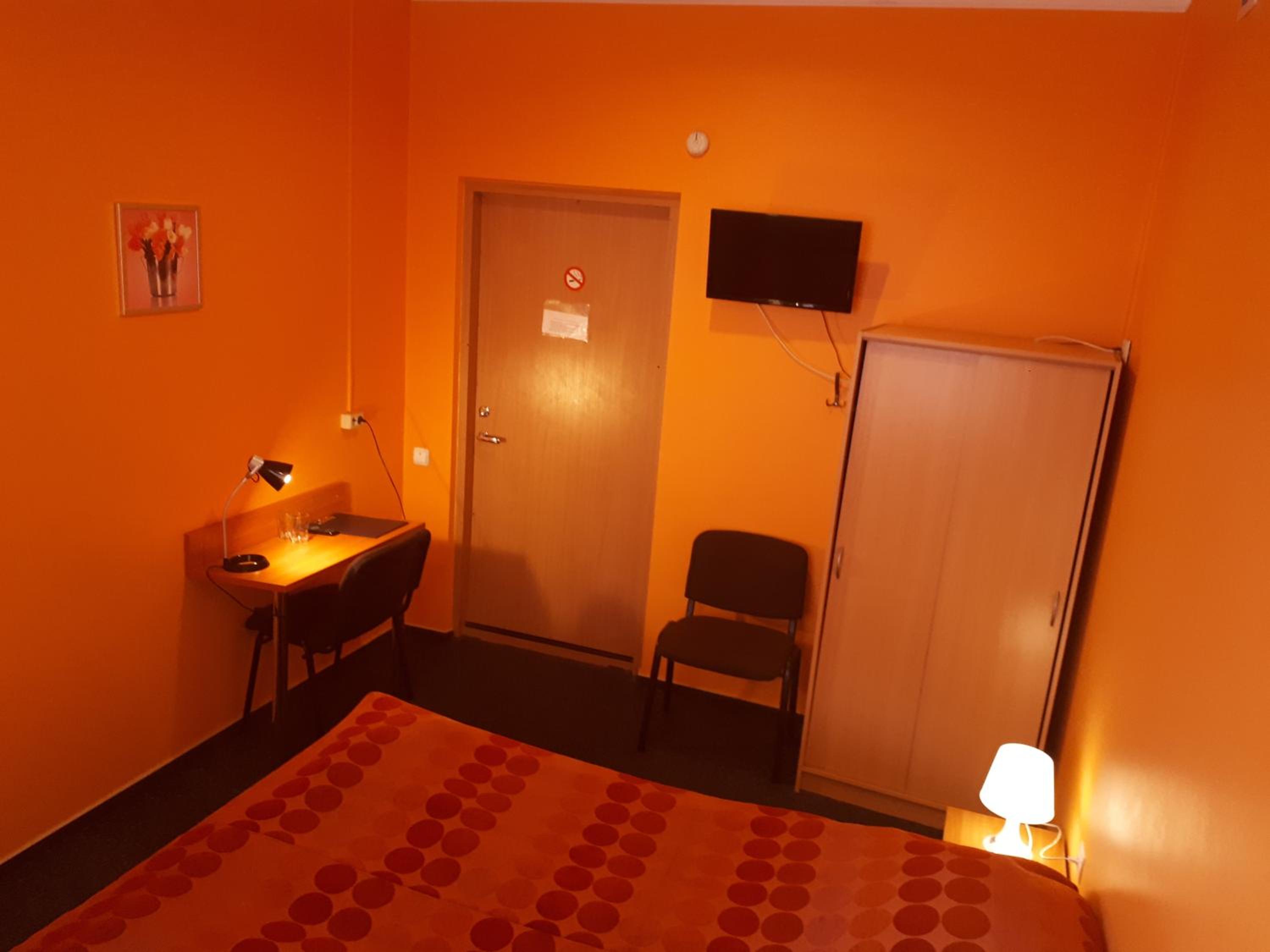 Double or Twin Room - Photo 6