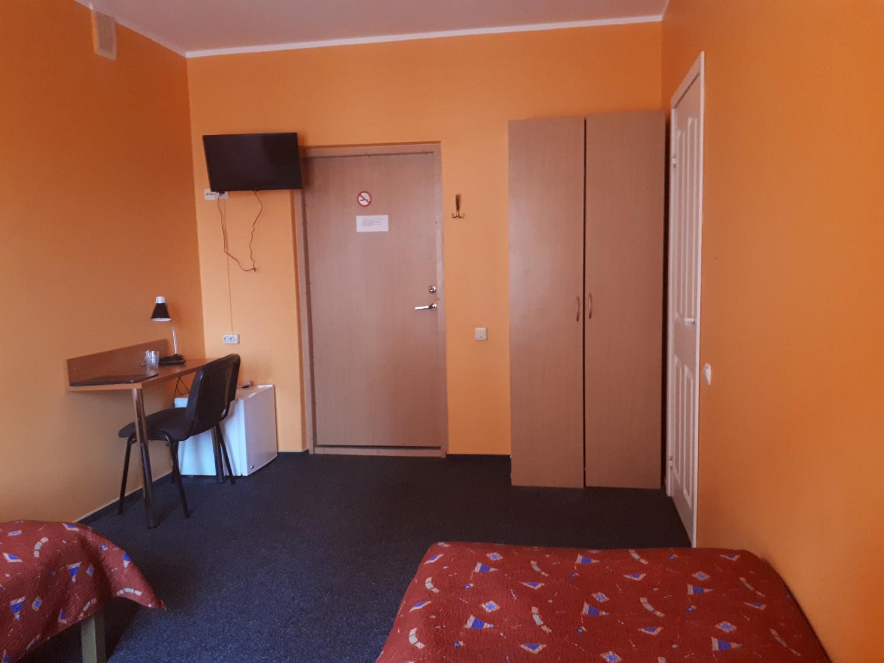 Double or Twin Room - Photo 5