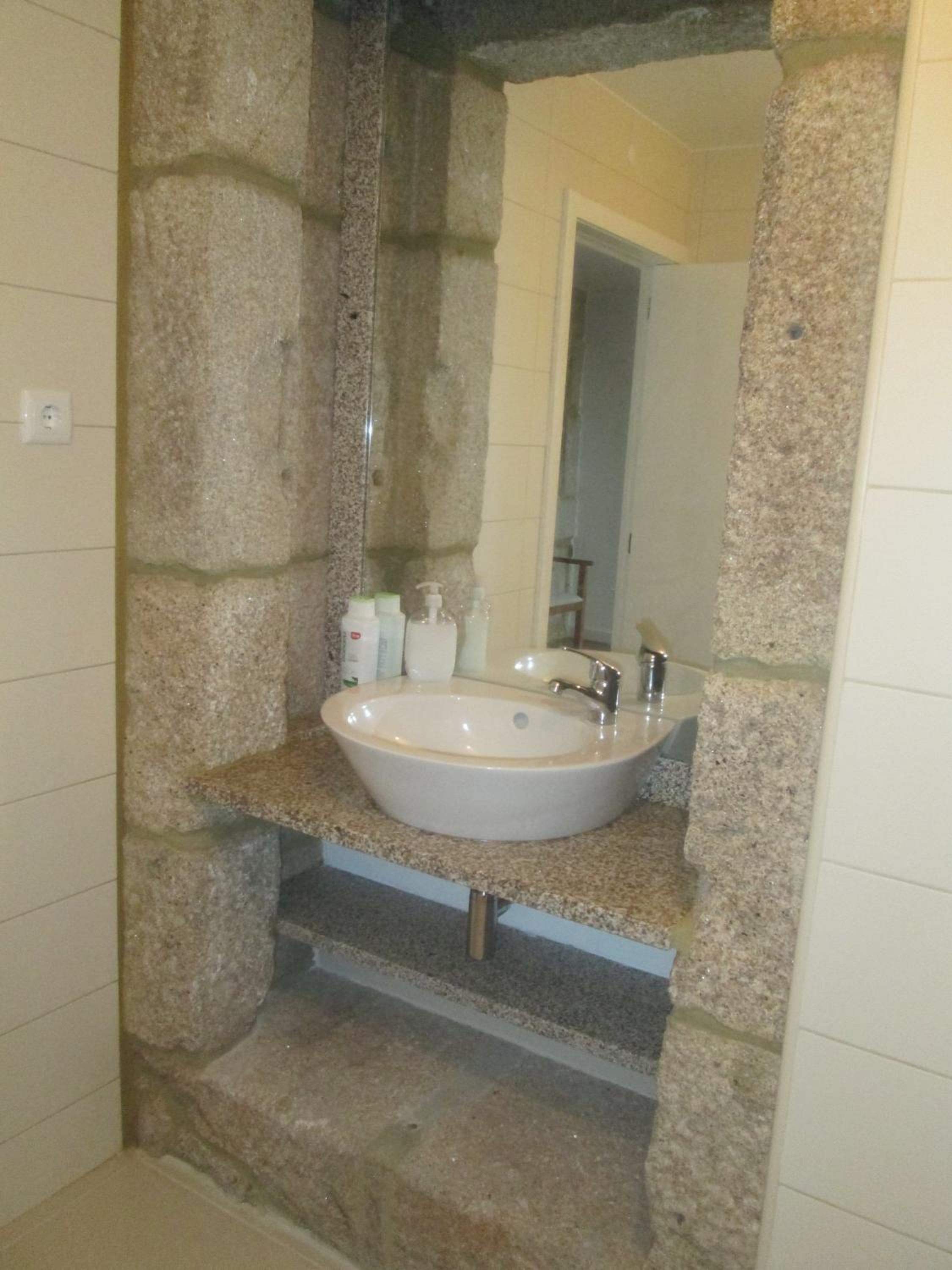 Double or Twin Room - Photo 15