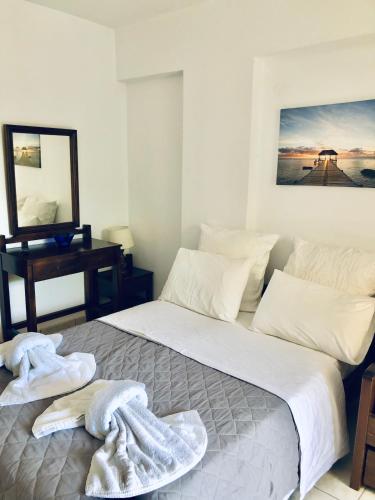 Studio (2 Adults)