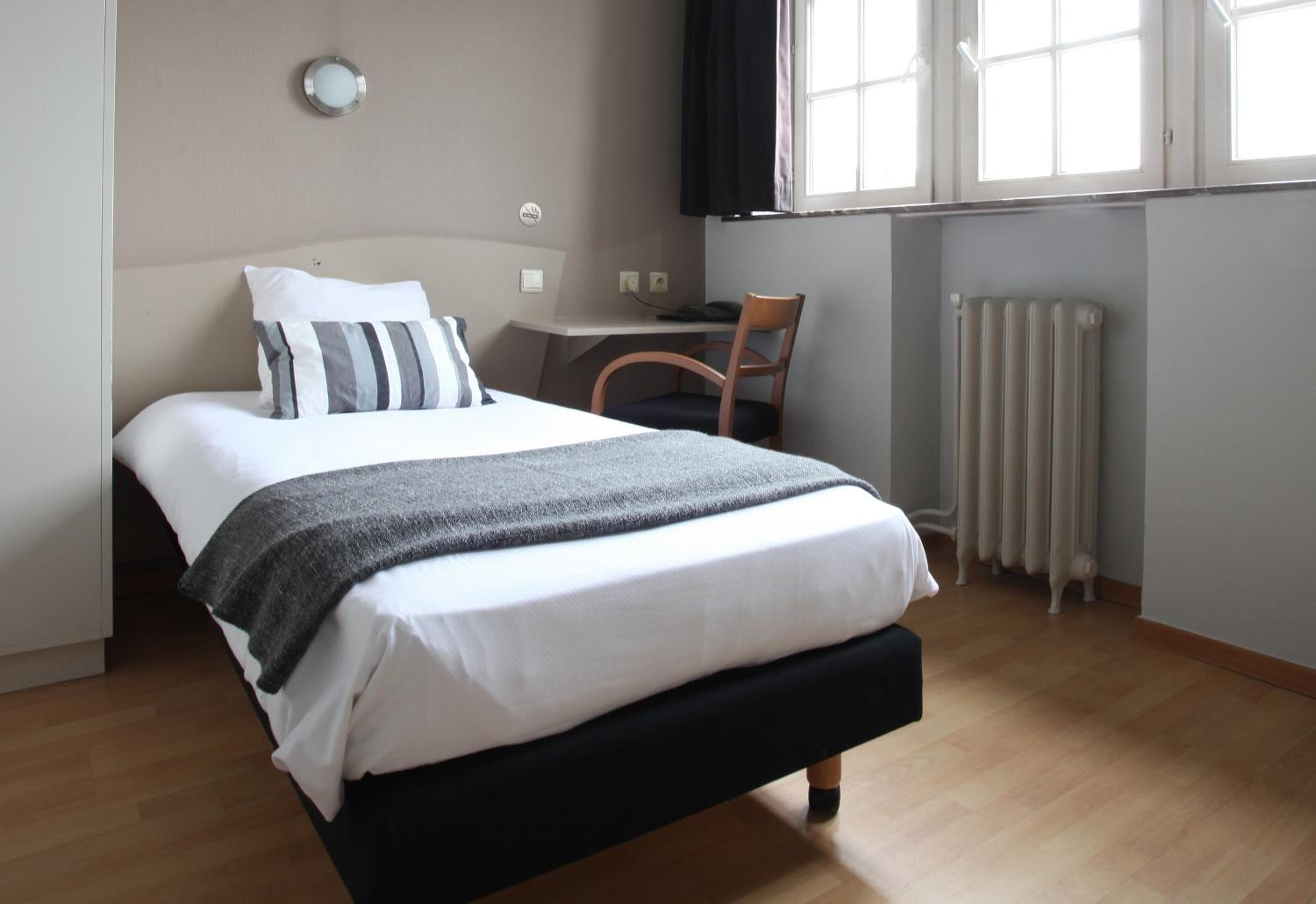 Single Room with Private External Bathroom