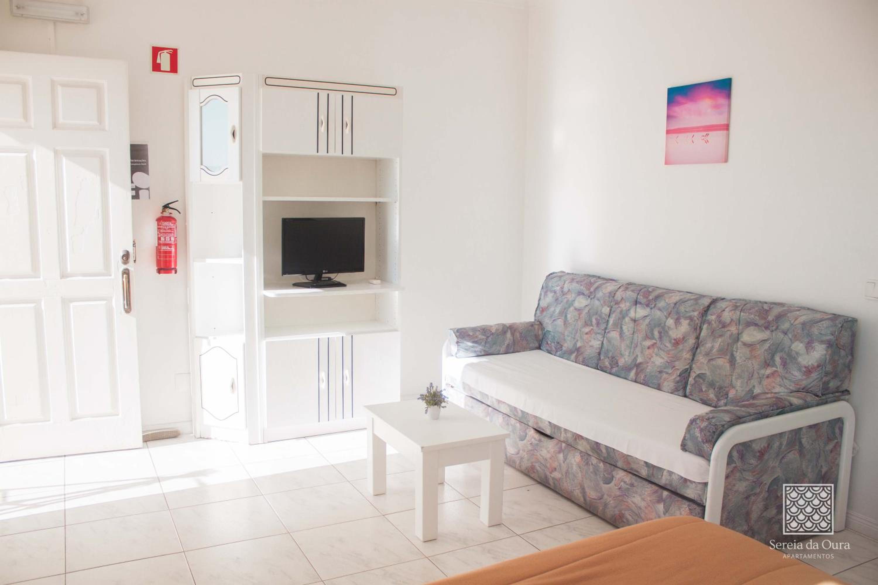 Studio with Balcony and Pool View photo 1