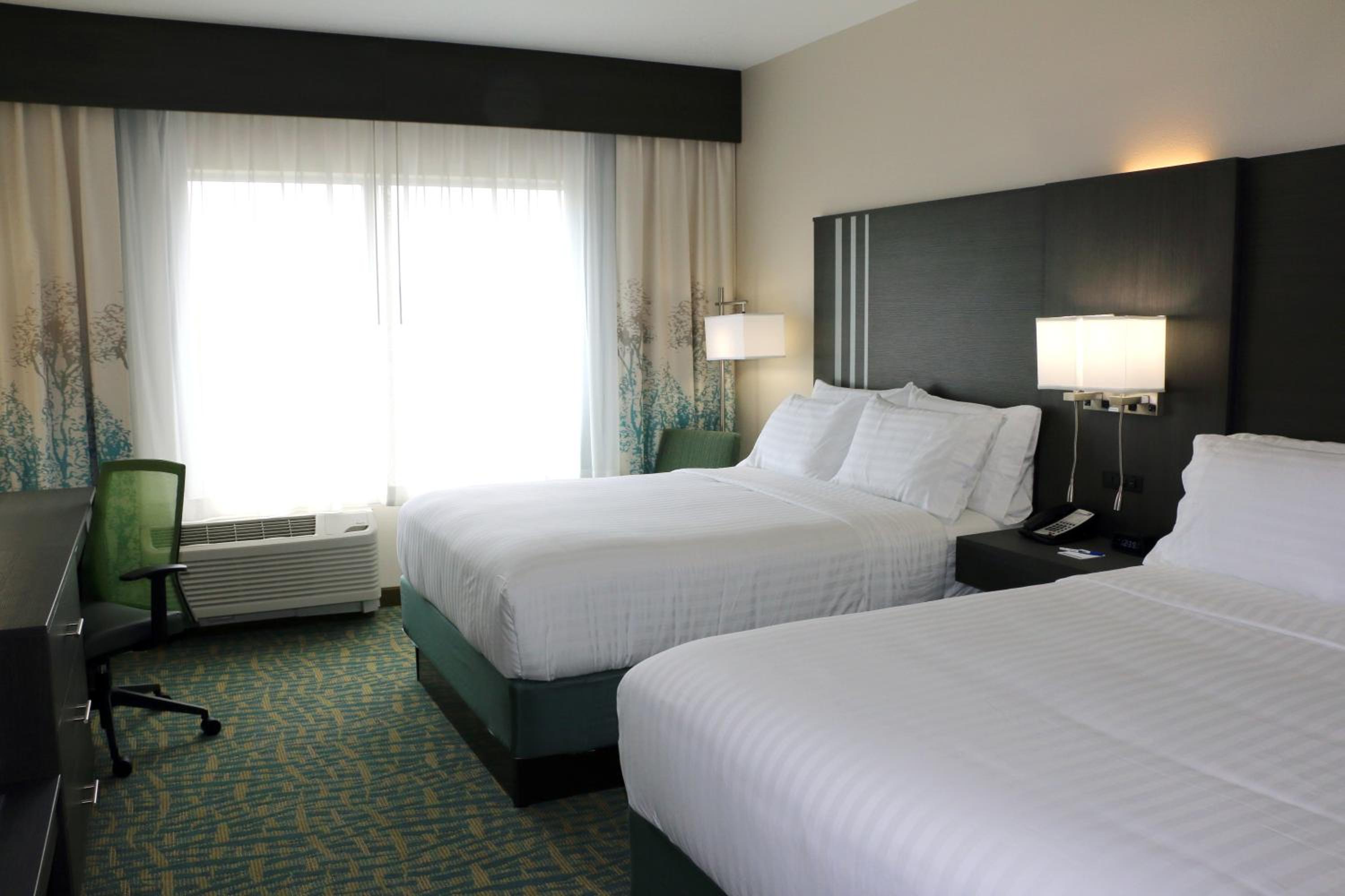 Standard Queen Room with Two Queen Beds