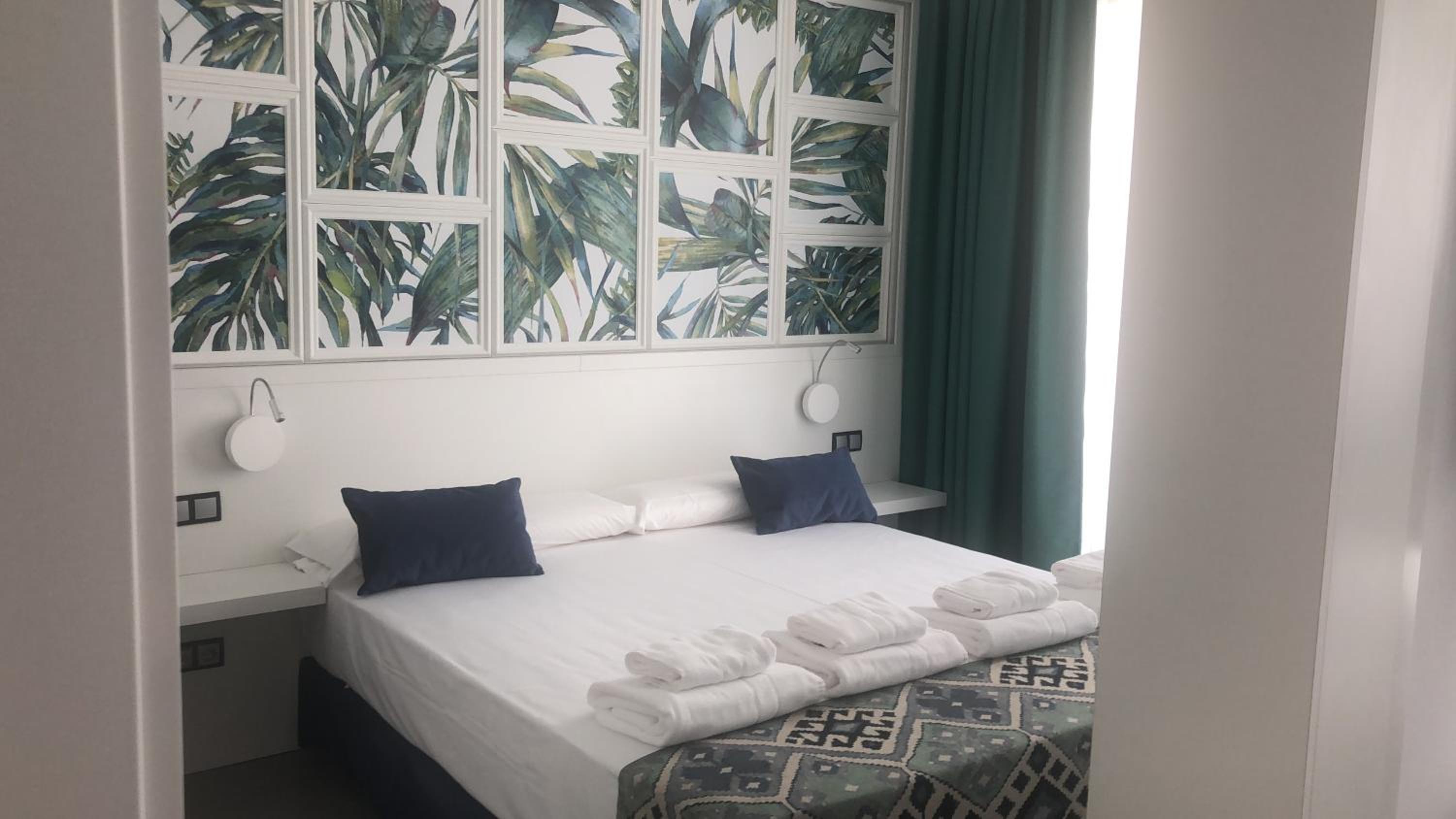 Deluxe Suite - Photo 11