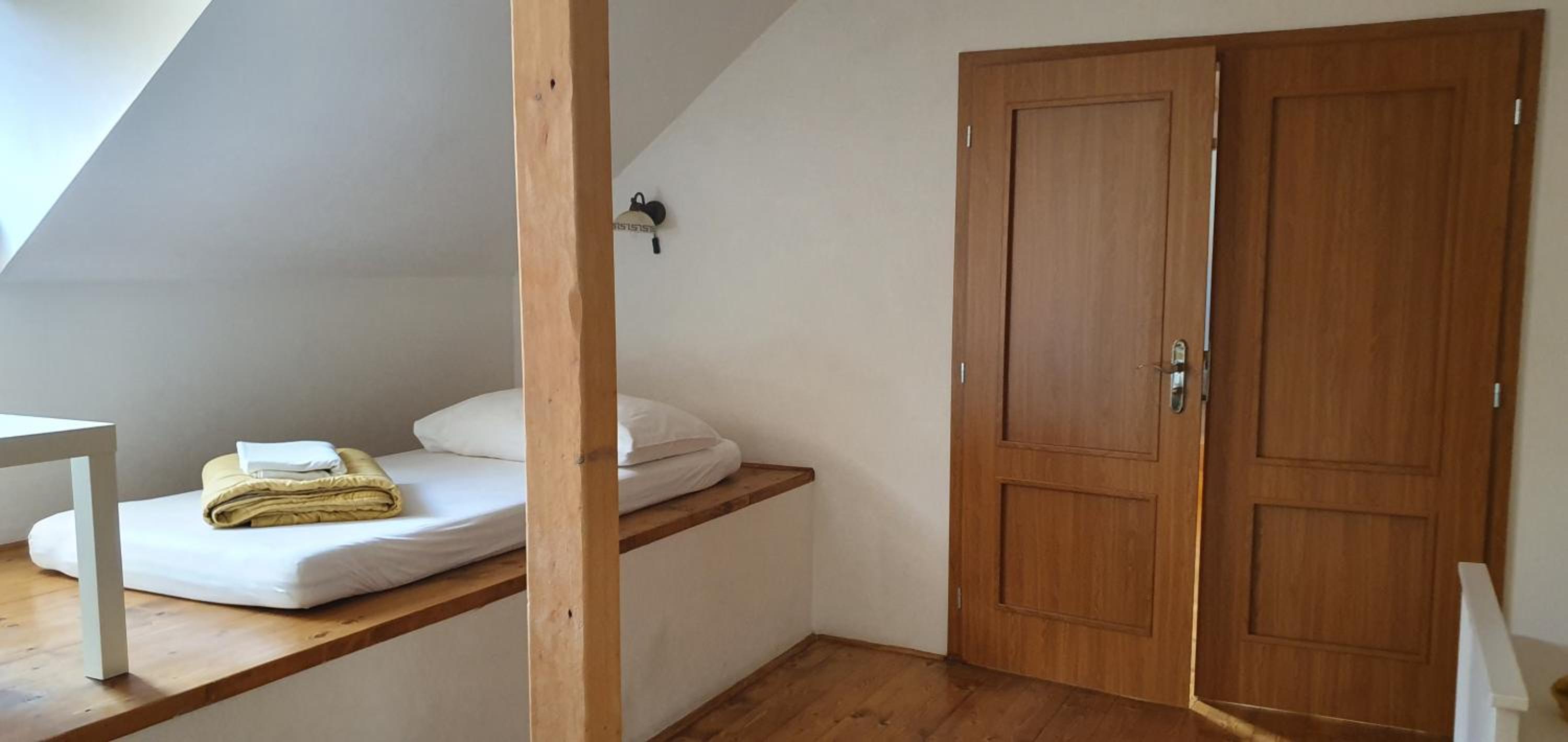 Studio Apartment with One Double Bed photo 3
