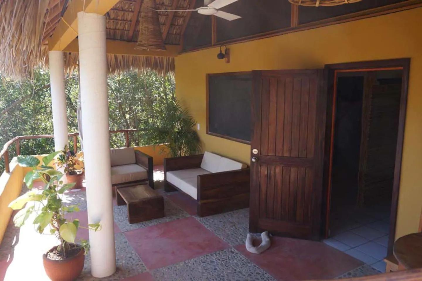 Deluxe Double Room with Balcony and Sea View - Photo 9