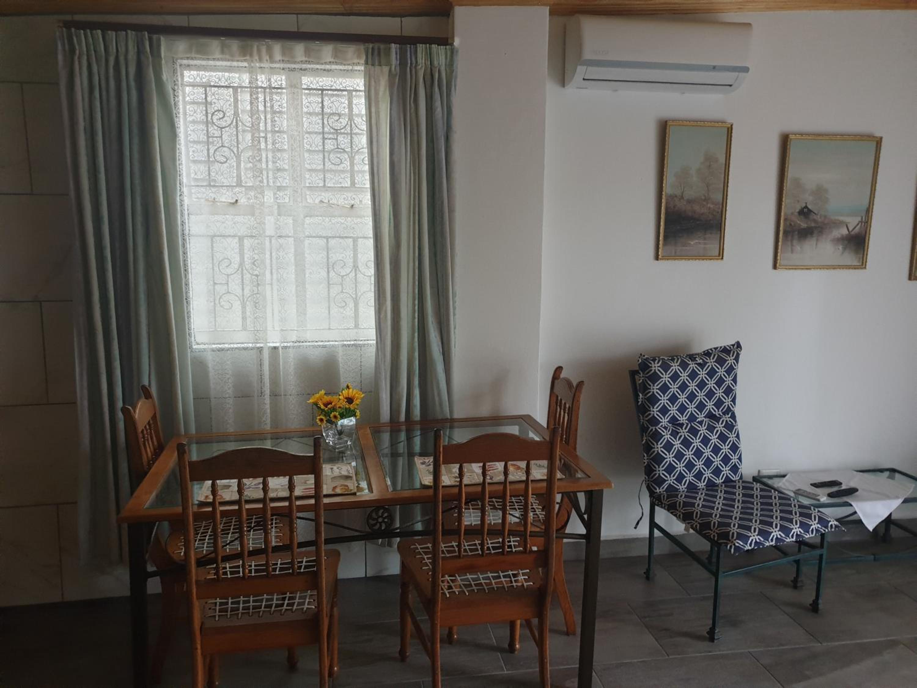 Studio Apartment - Photo 8