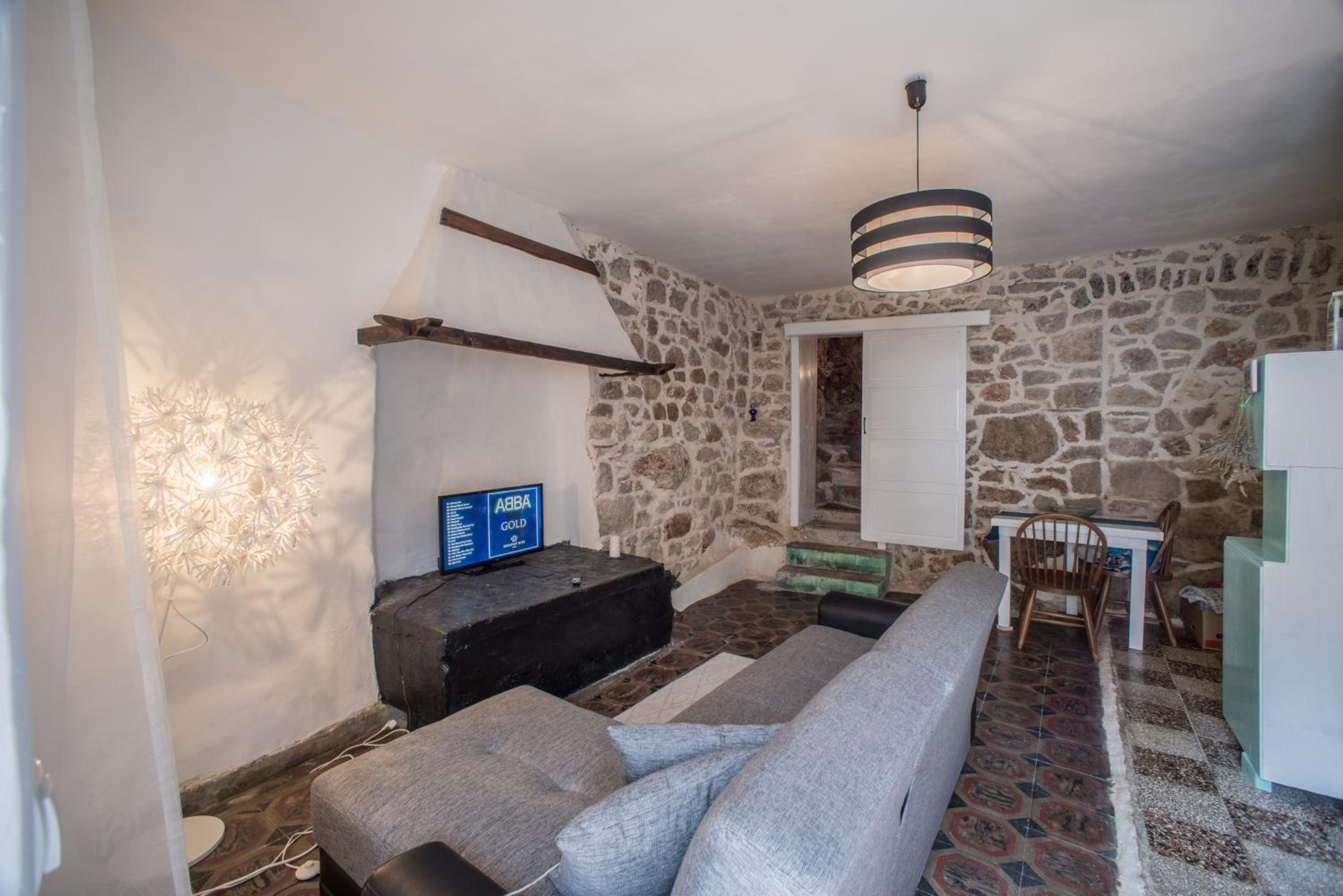 One-Bedroom Apartment with Terrace photo 2