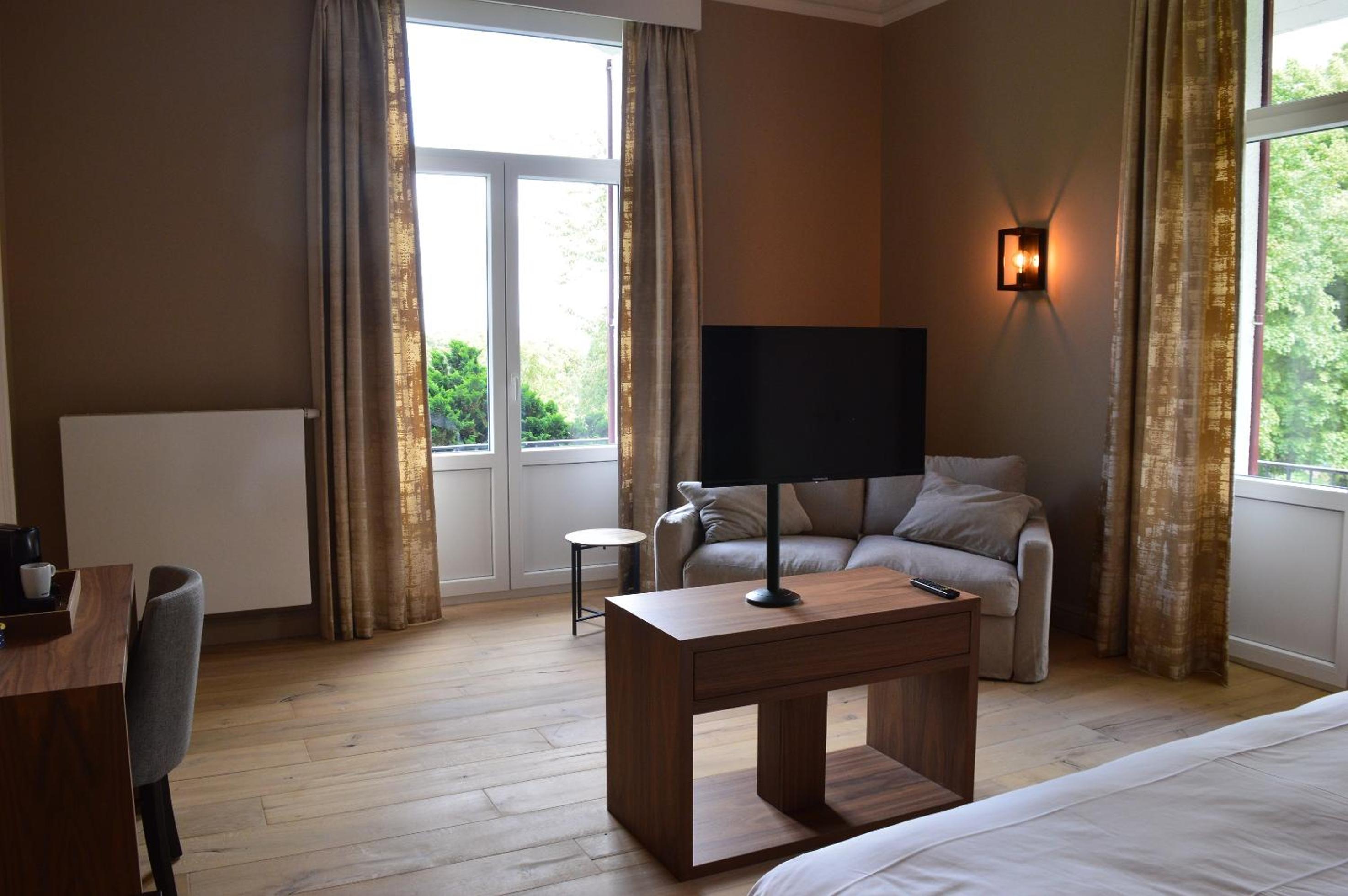 Deluxe Queen Room - Photo 1