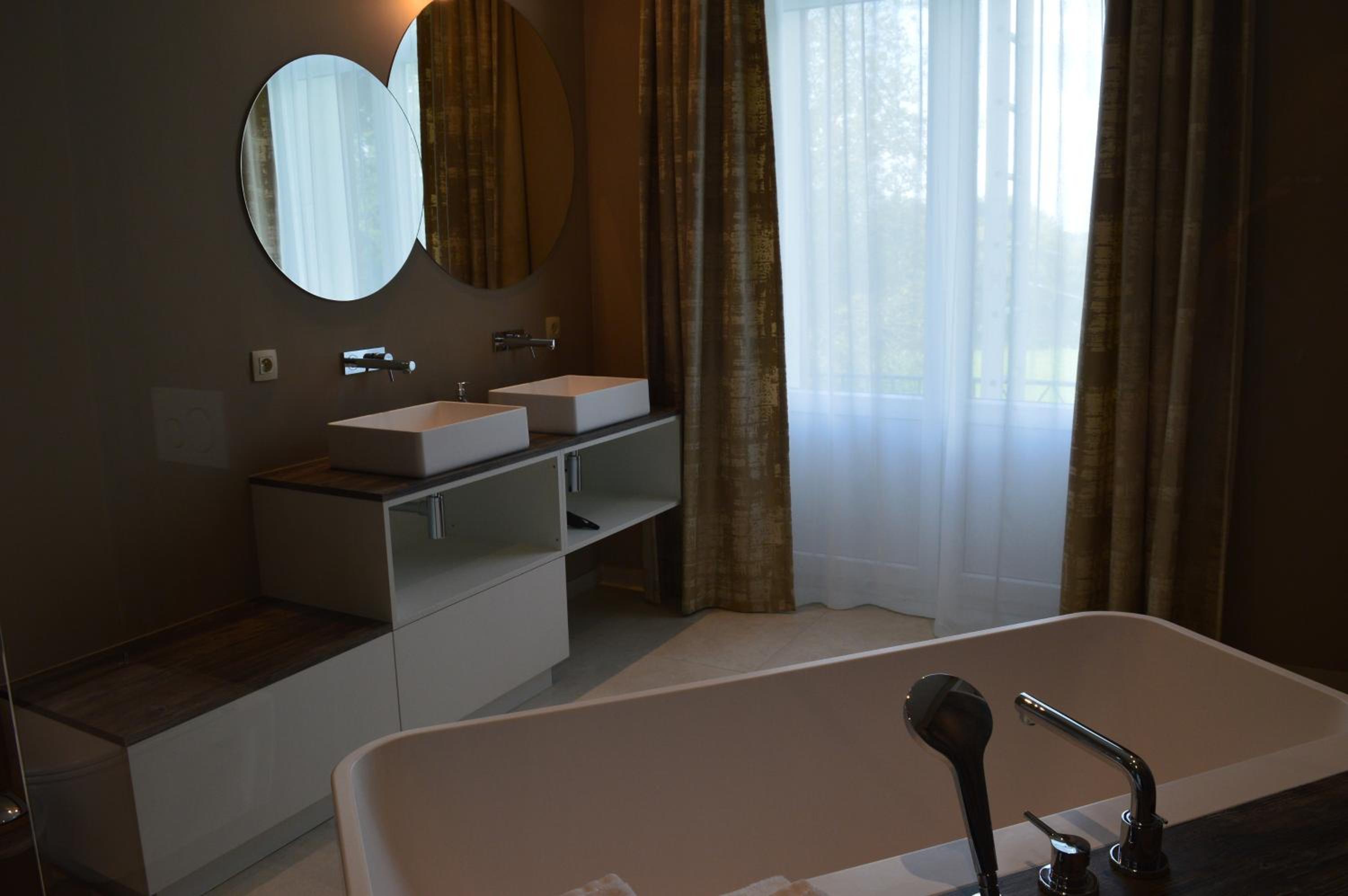 Double or Twin Room with Garden View - Photo 5