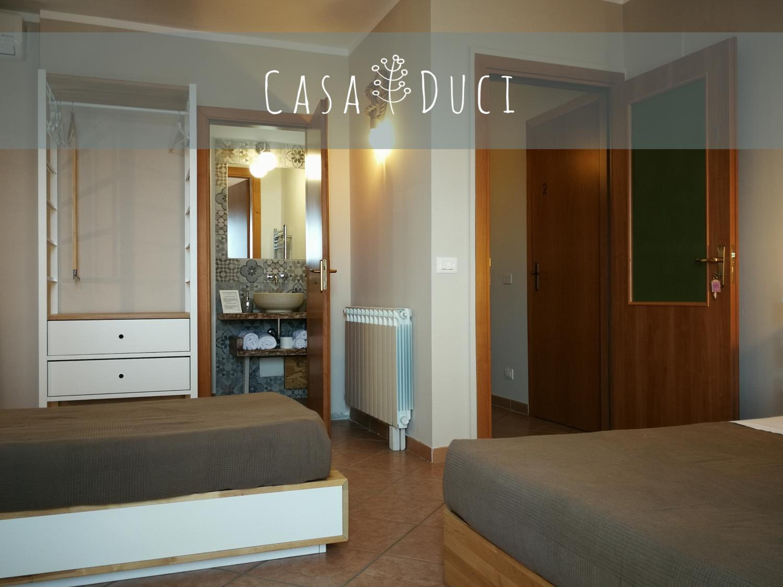 Three-Bedroom Apartment with Balcony - Photo 5