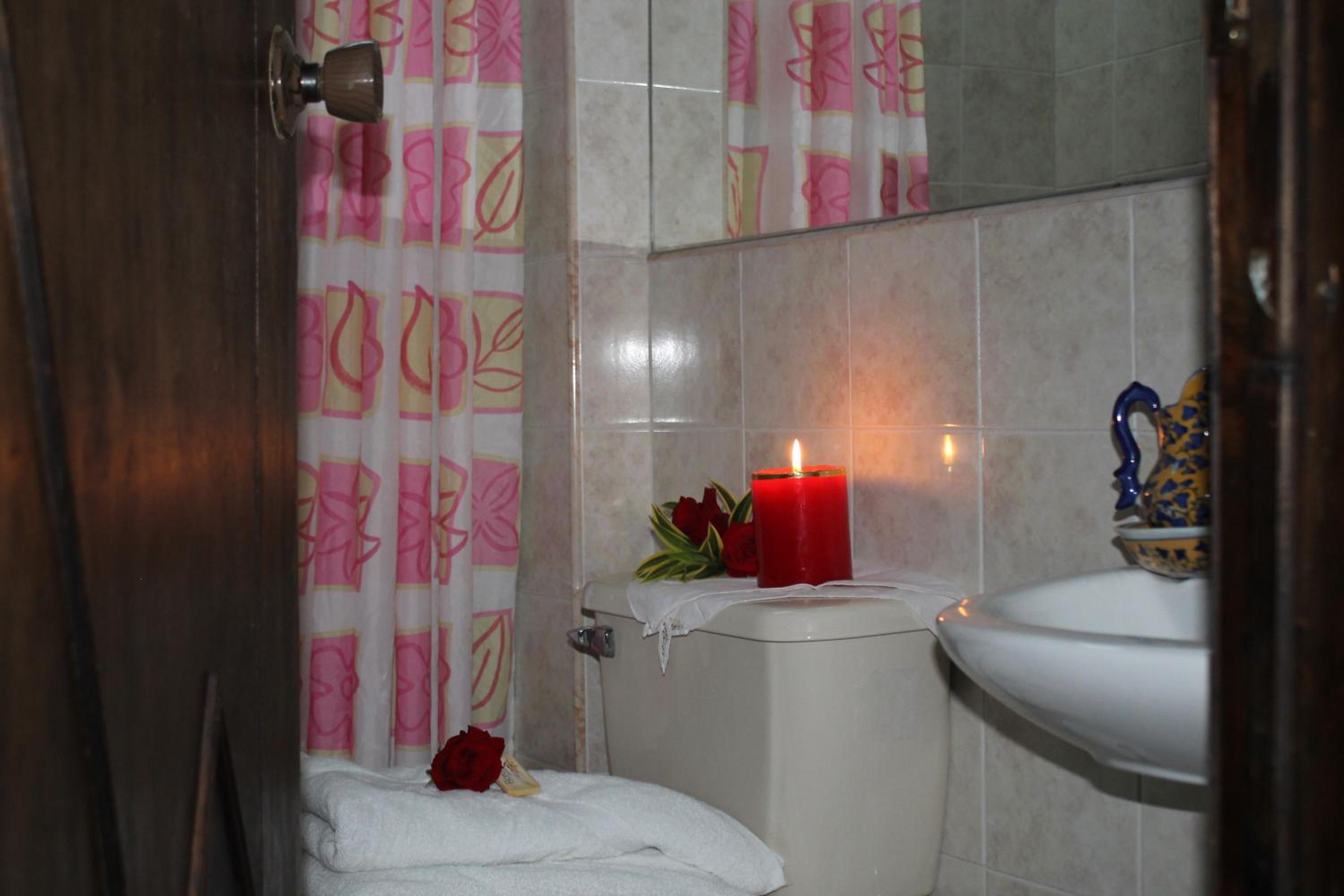Single Room with Private Bathroom photo 2