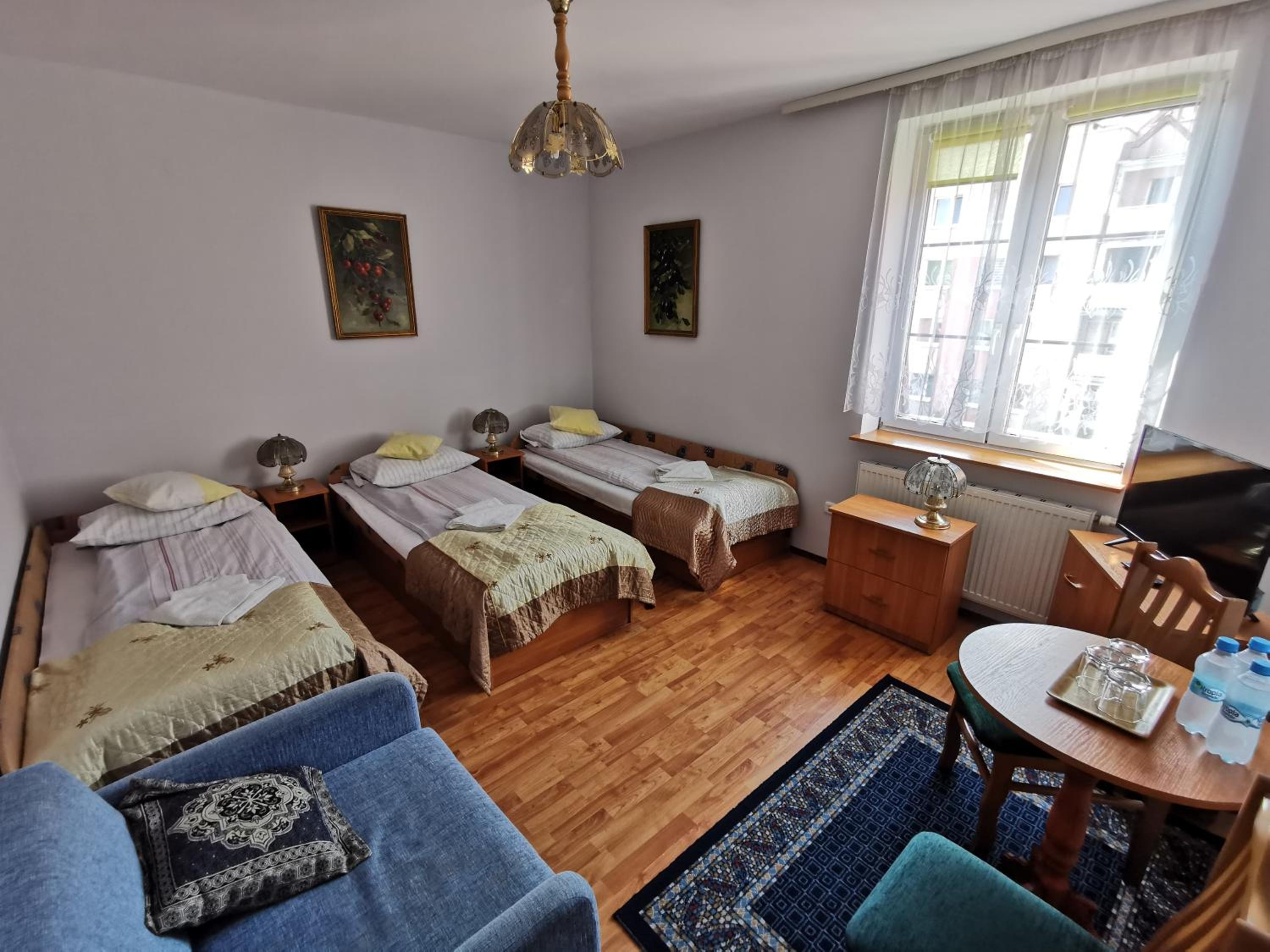 Triple Room with Private Bathroom - Photo 2