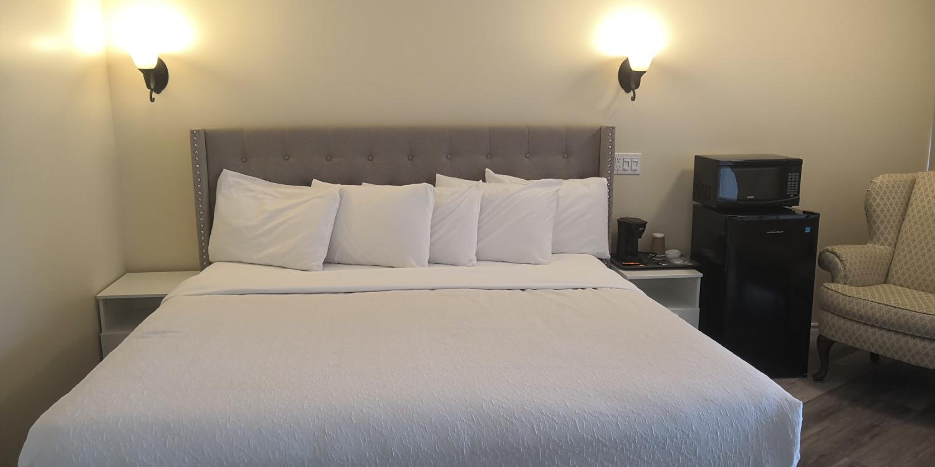 Deluxe King Room - Photo 2
