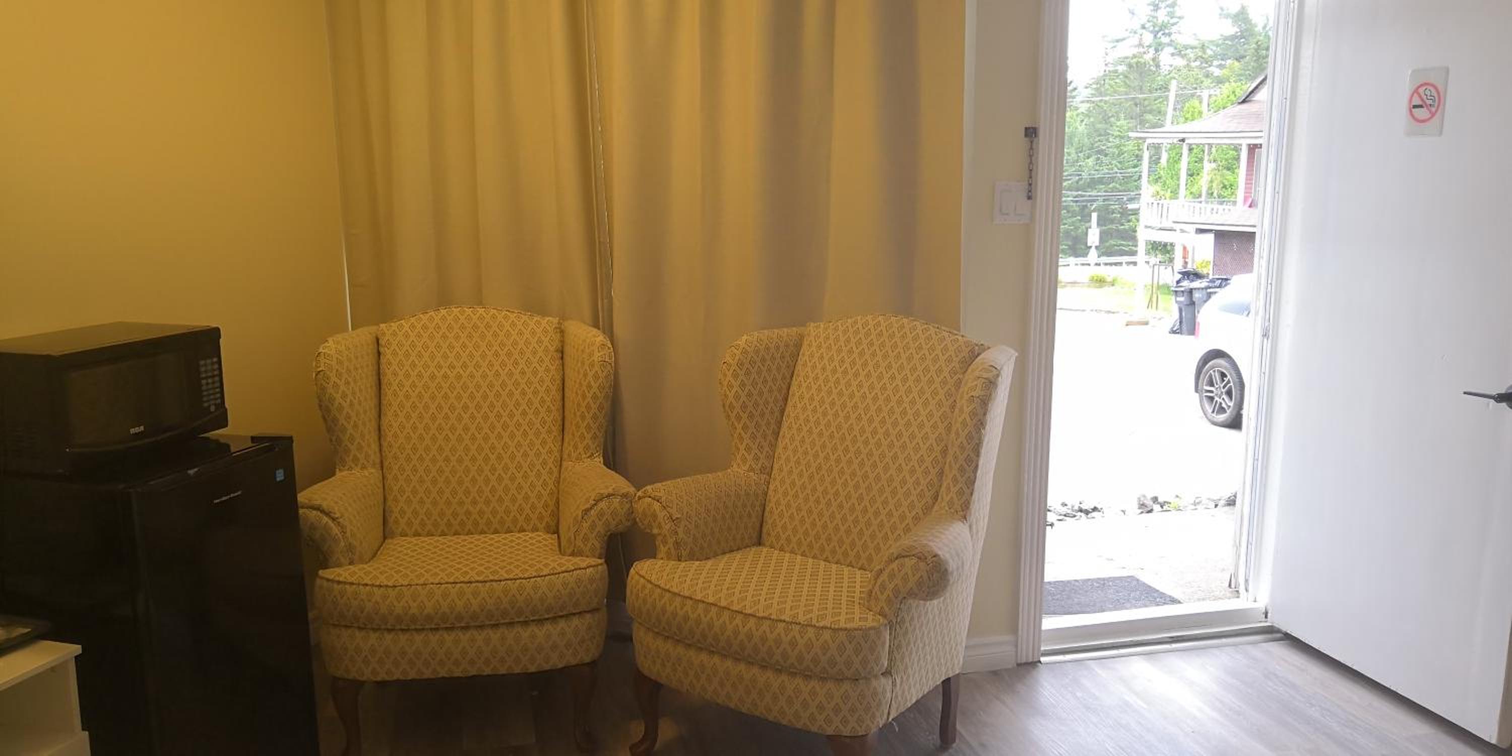 Deluxe King Room - Photo 3