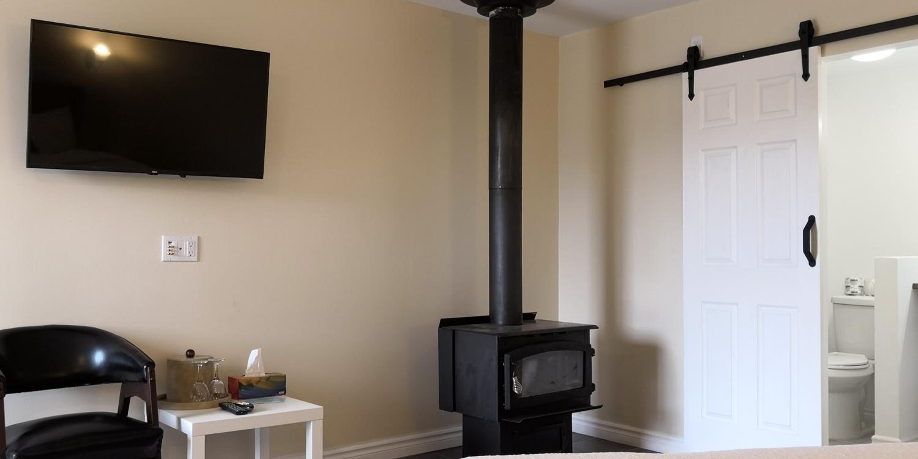 Deluxe King Room - Photo 4
