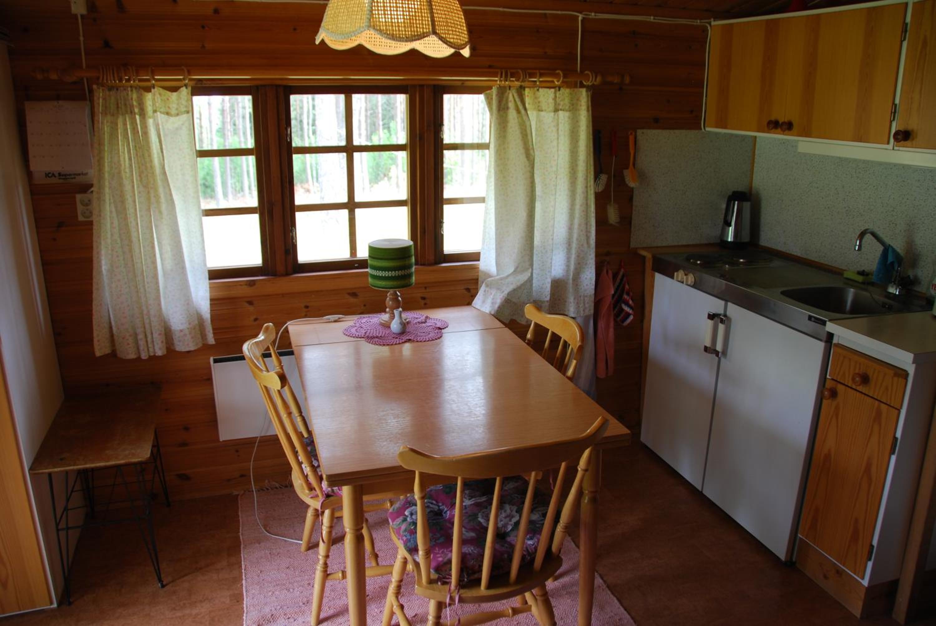 One-Bedroom House - Photo 4