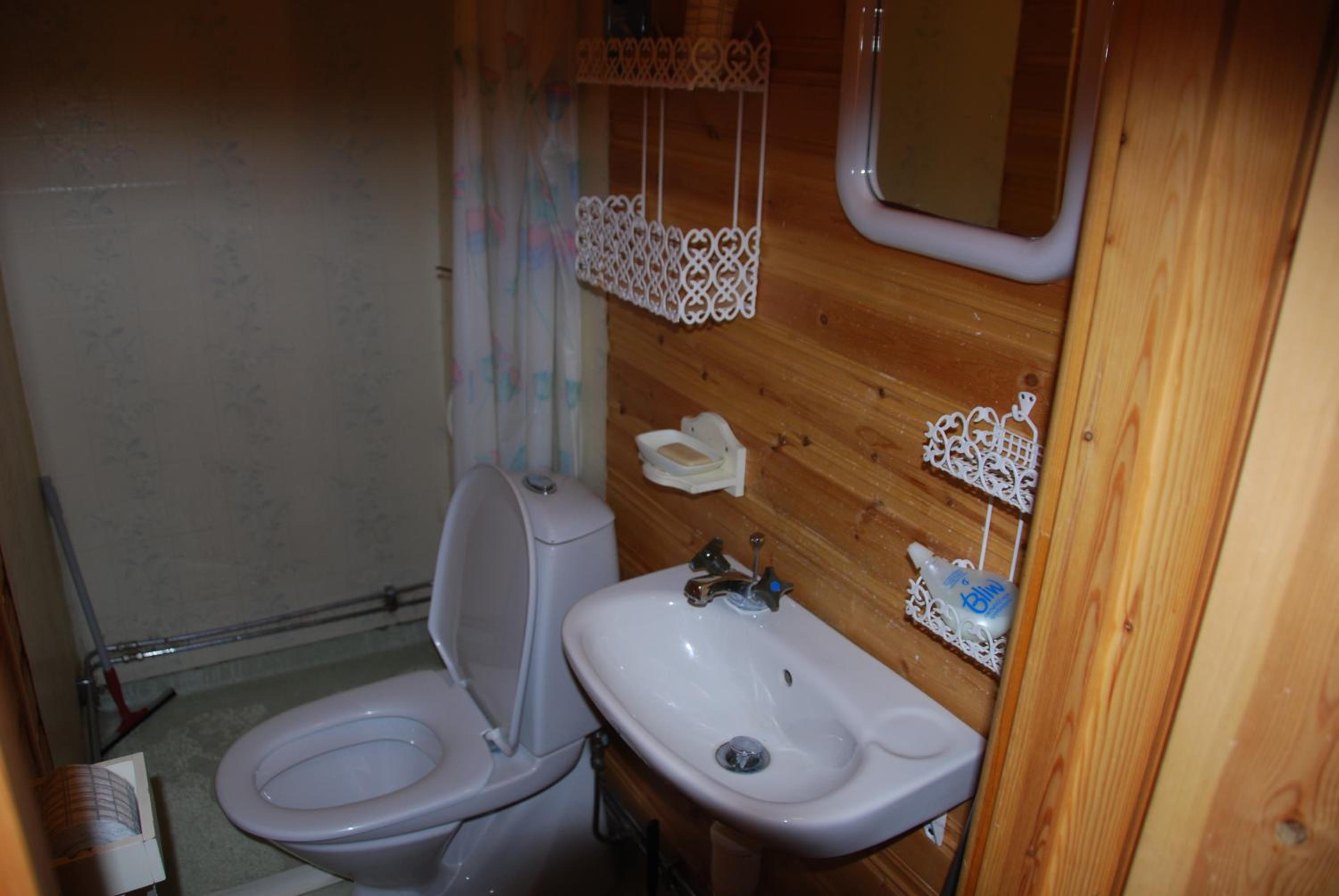 One-Bedroom House - Photo 3