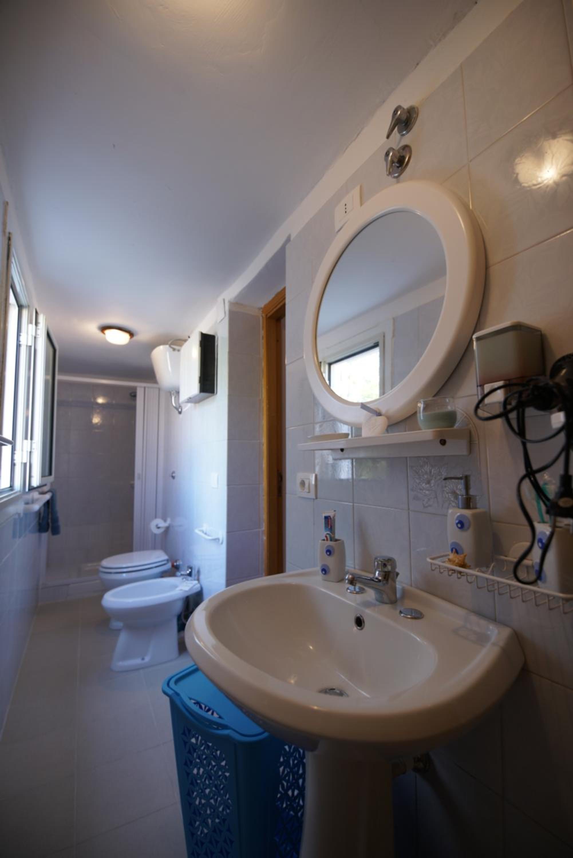 Double Room - Photo 17
