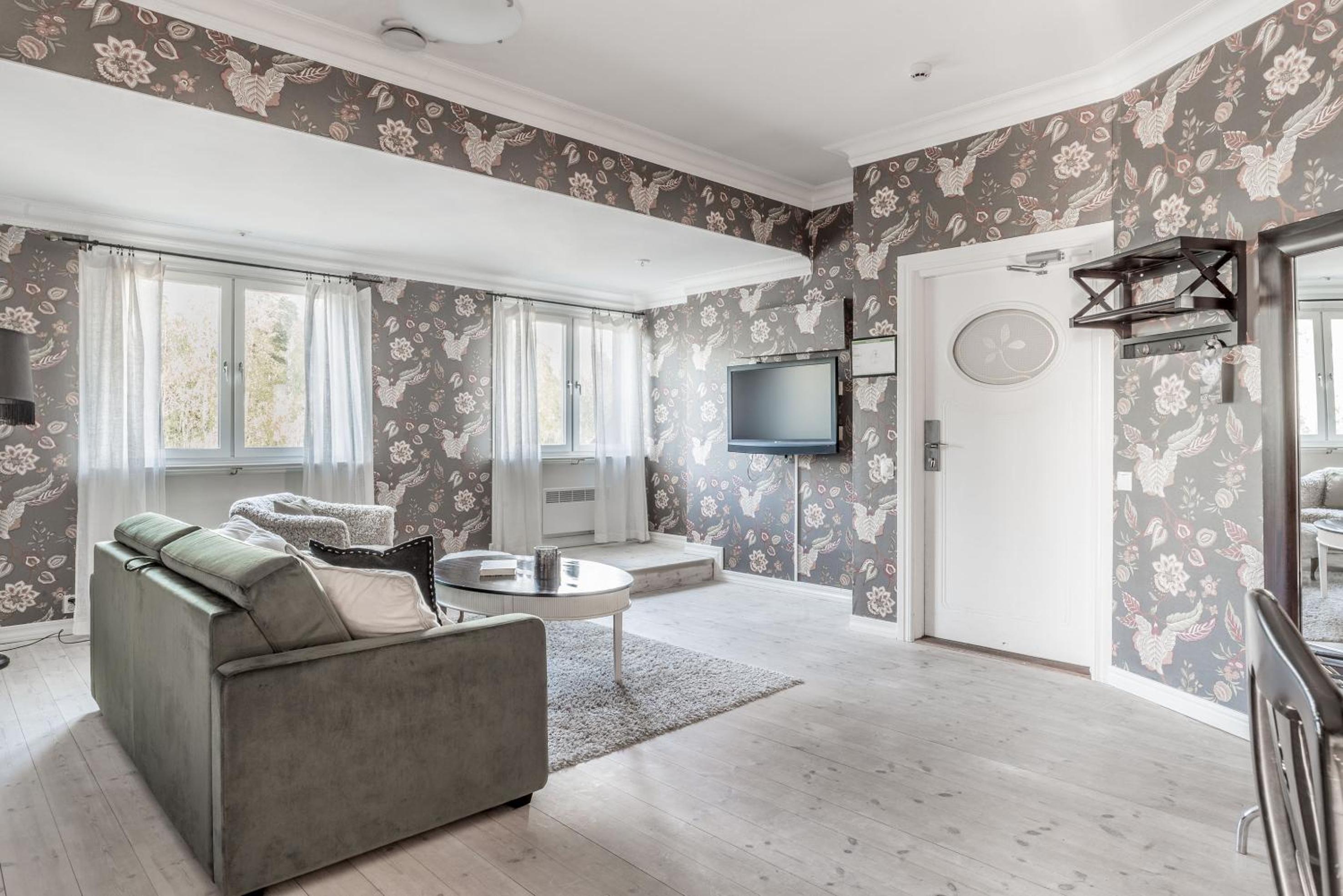 Suite - Photo 4
