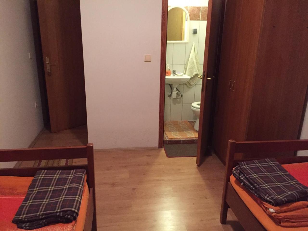 Deluxe Double or Twin Room - Photo 9
