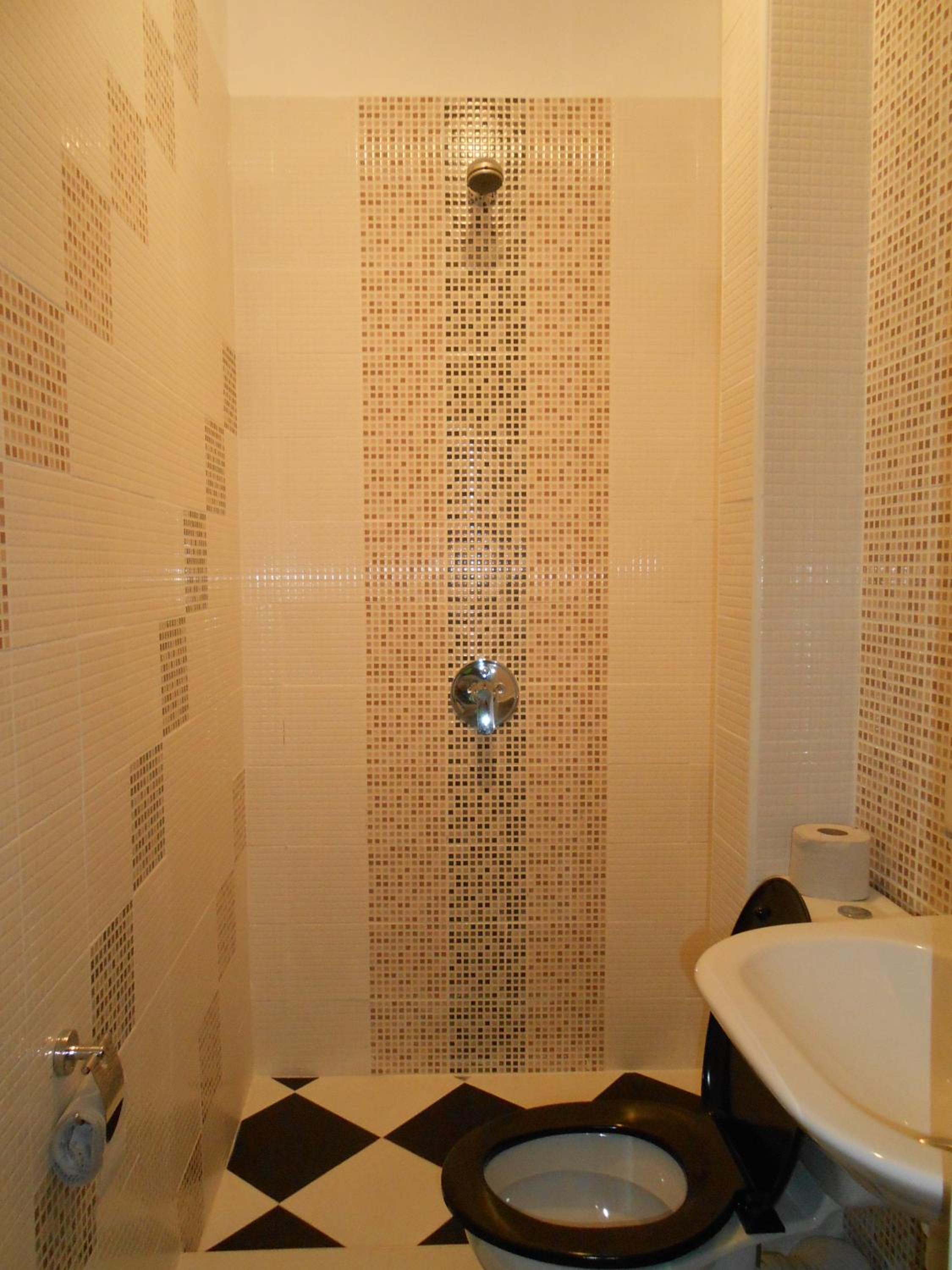 Double Room with Private Bathroom - Photo 7