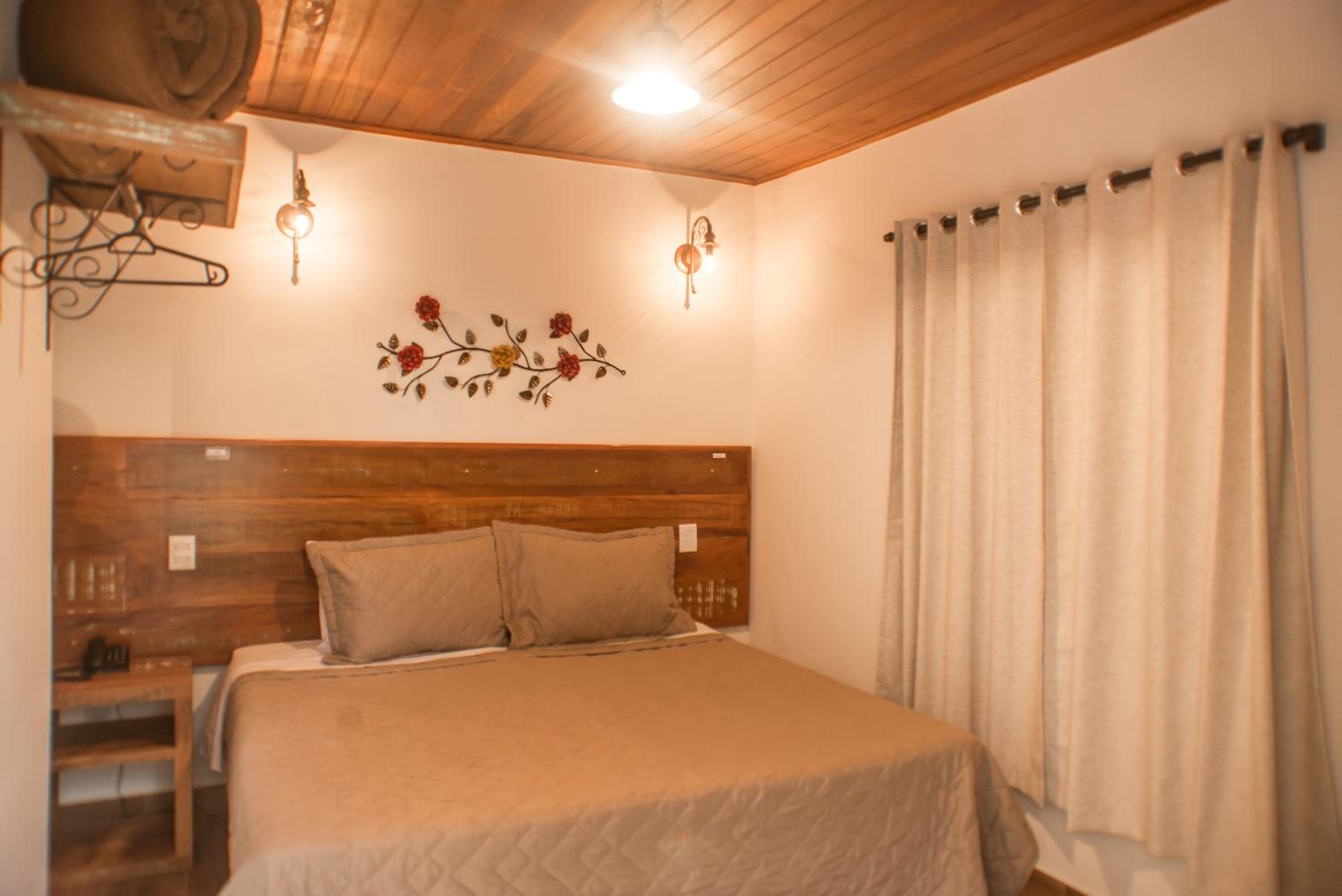 Standard Queen Room
