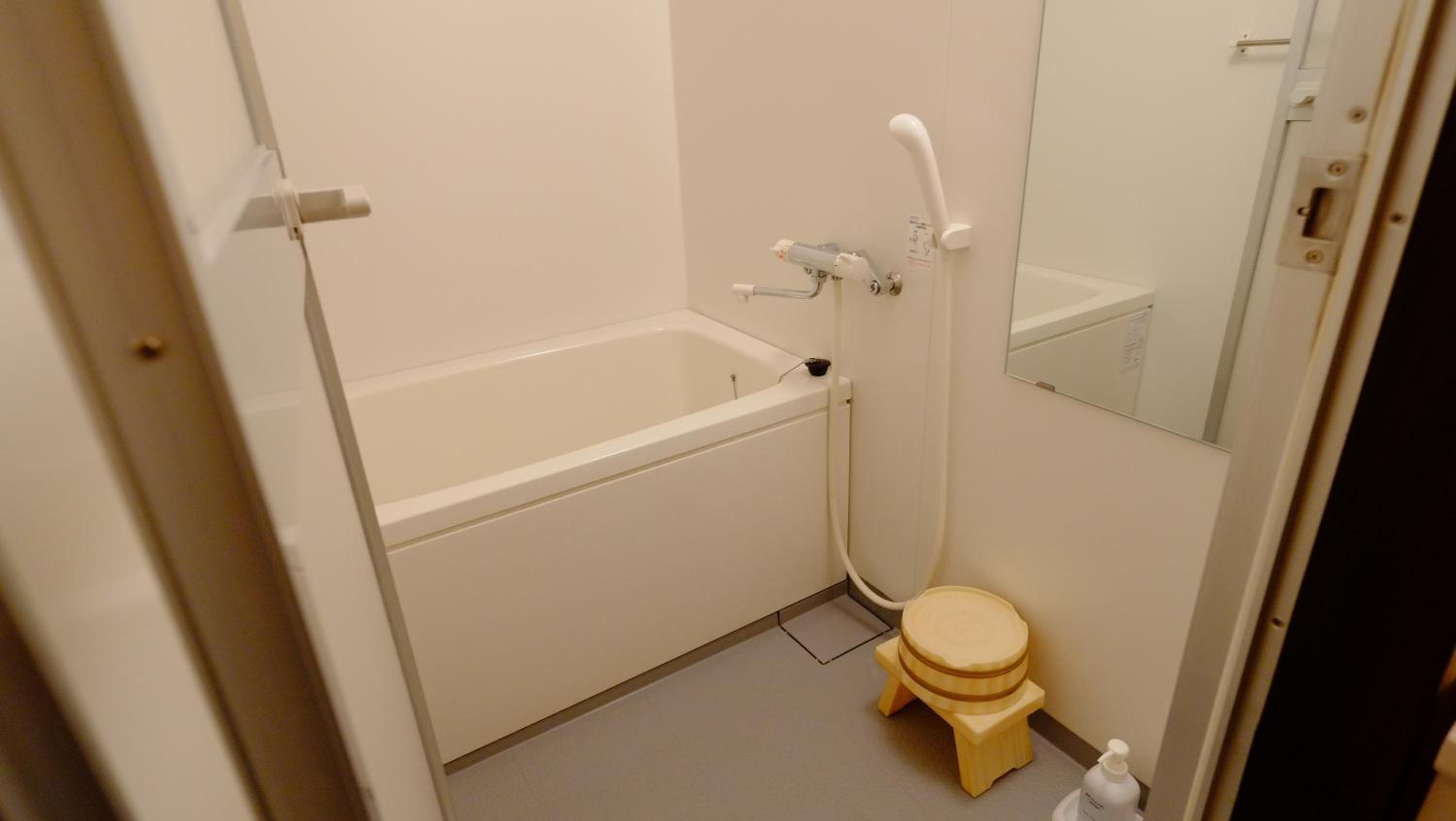 Suite - Non-Smoking - Photo 11