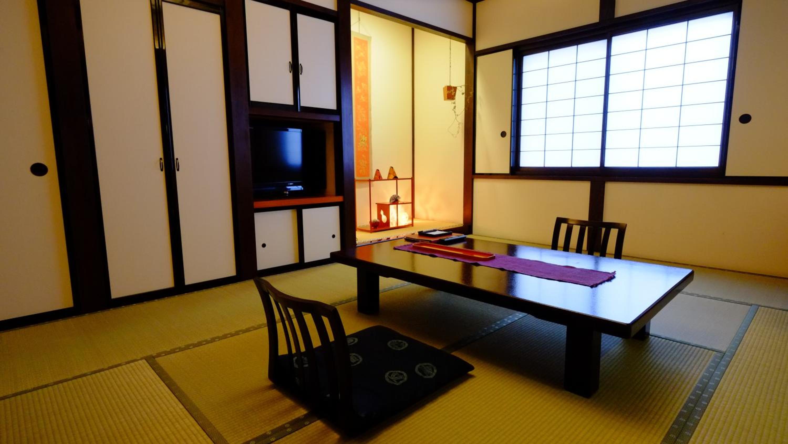 Suite - Non-Smoking - Photo 3