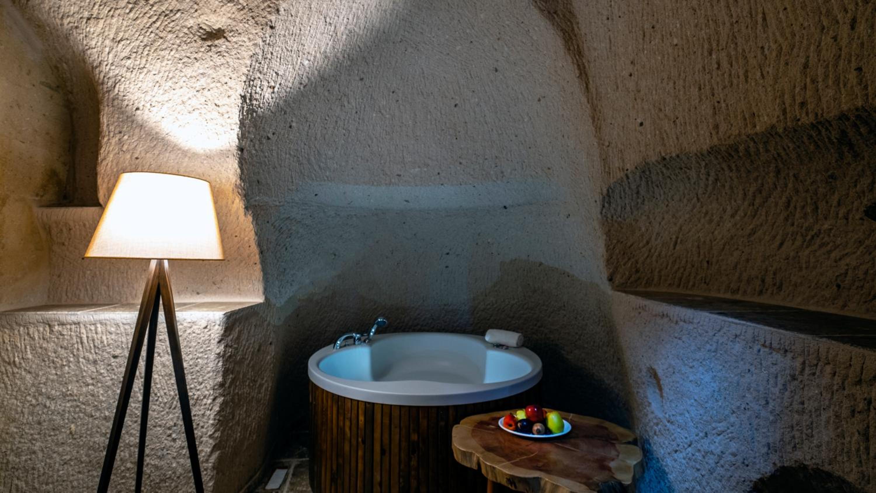 Deluxe Cave Room - Photo 12