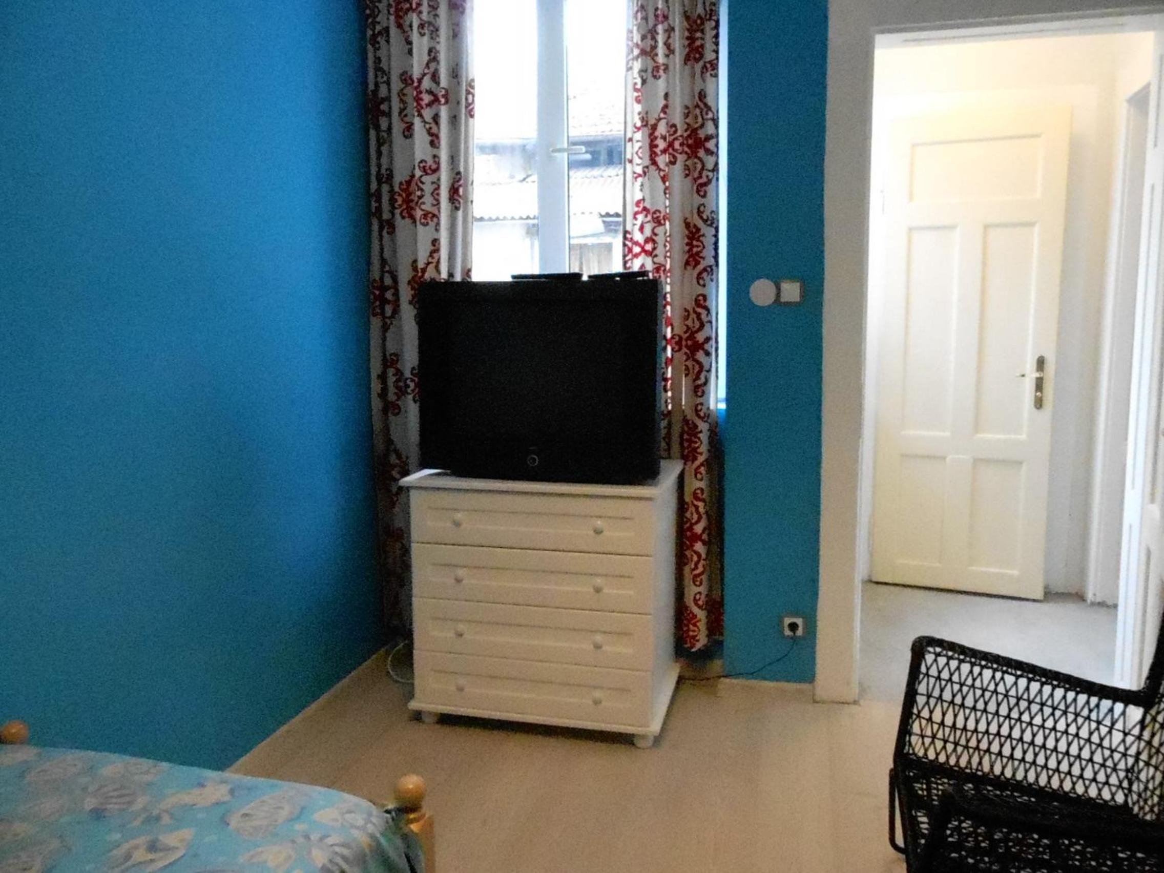 Twin Room with Private Bathroom - Photo 1