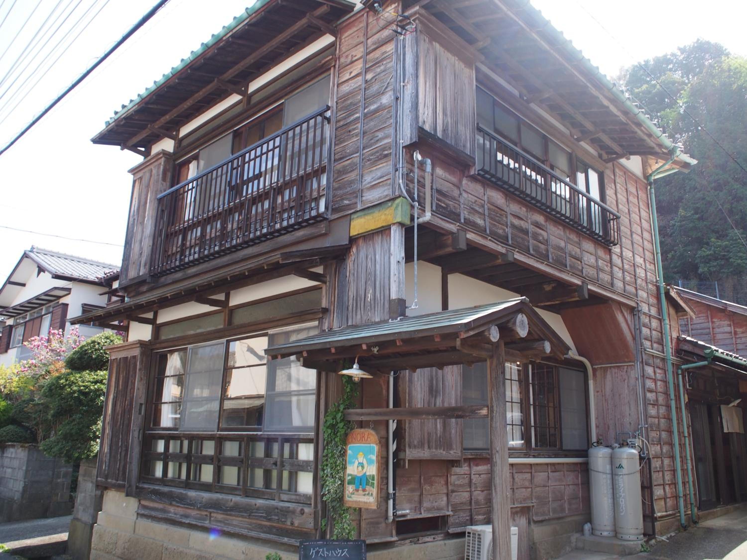 Two-Bedroom House - Photo 2