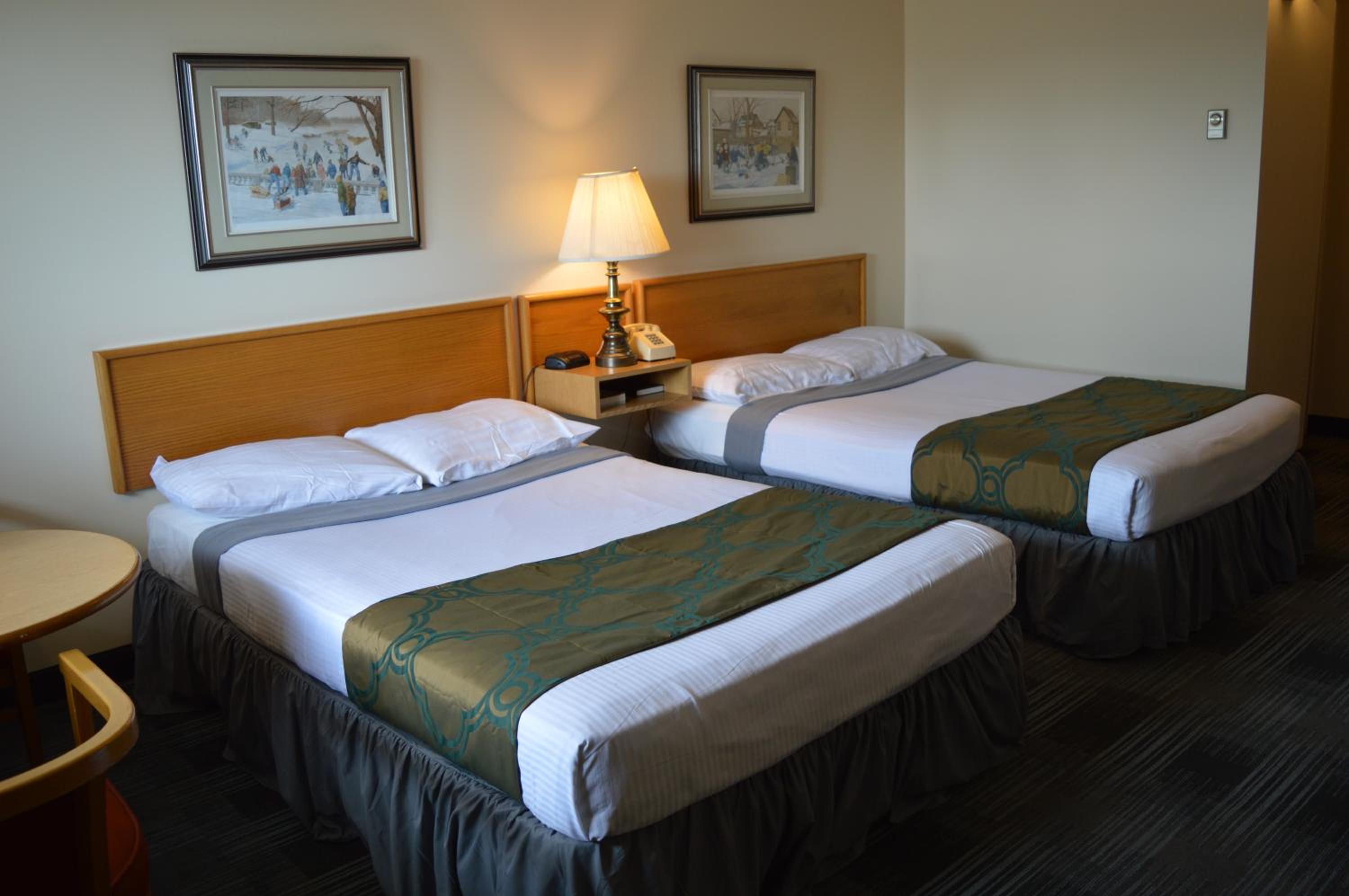 Deluxe Family Suite photo 1