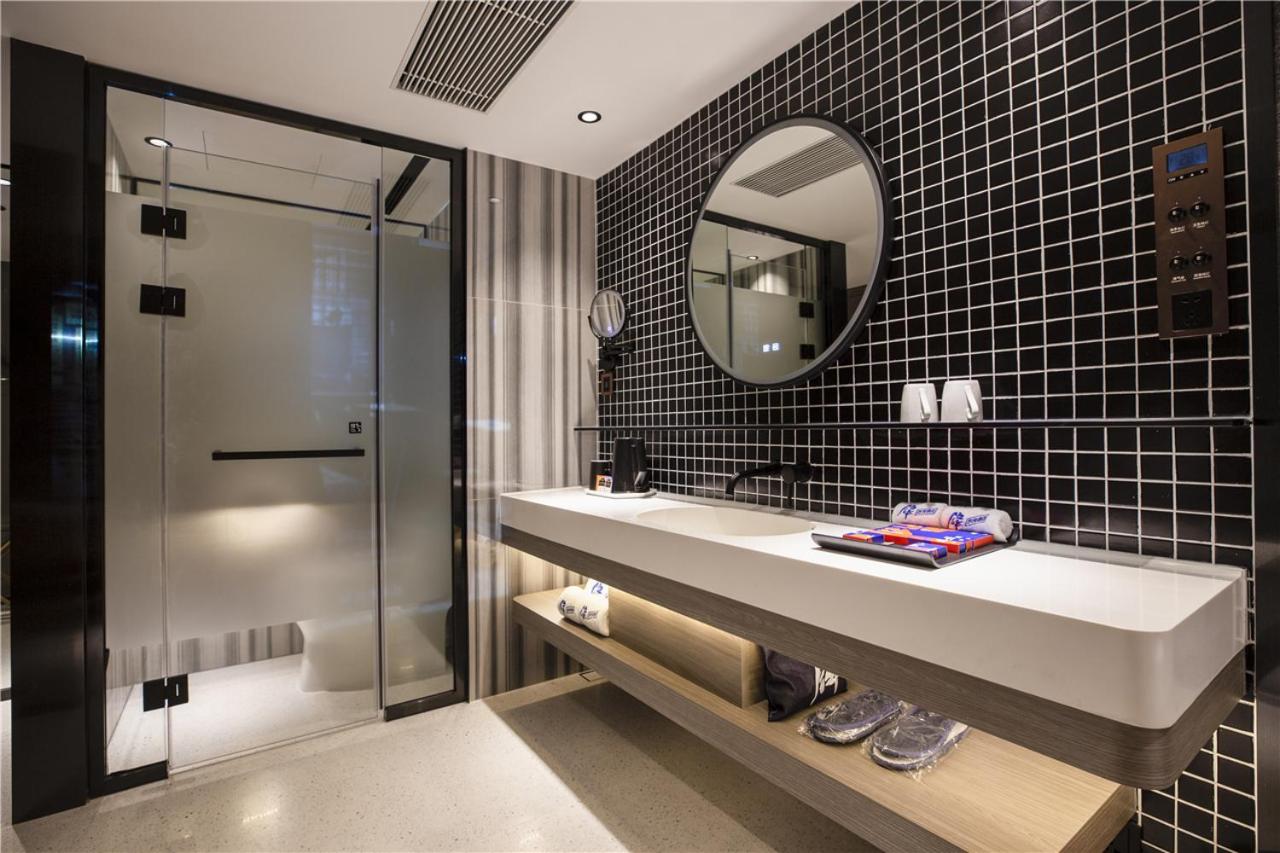 Twin Room - Photo 3