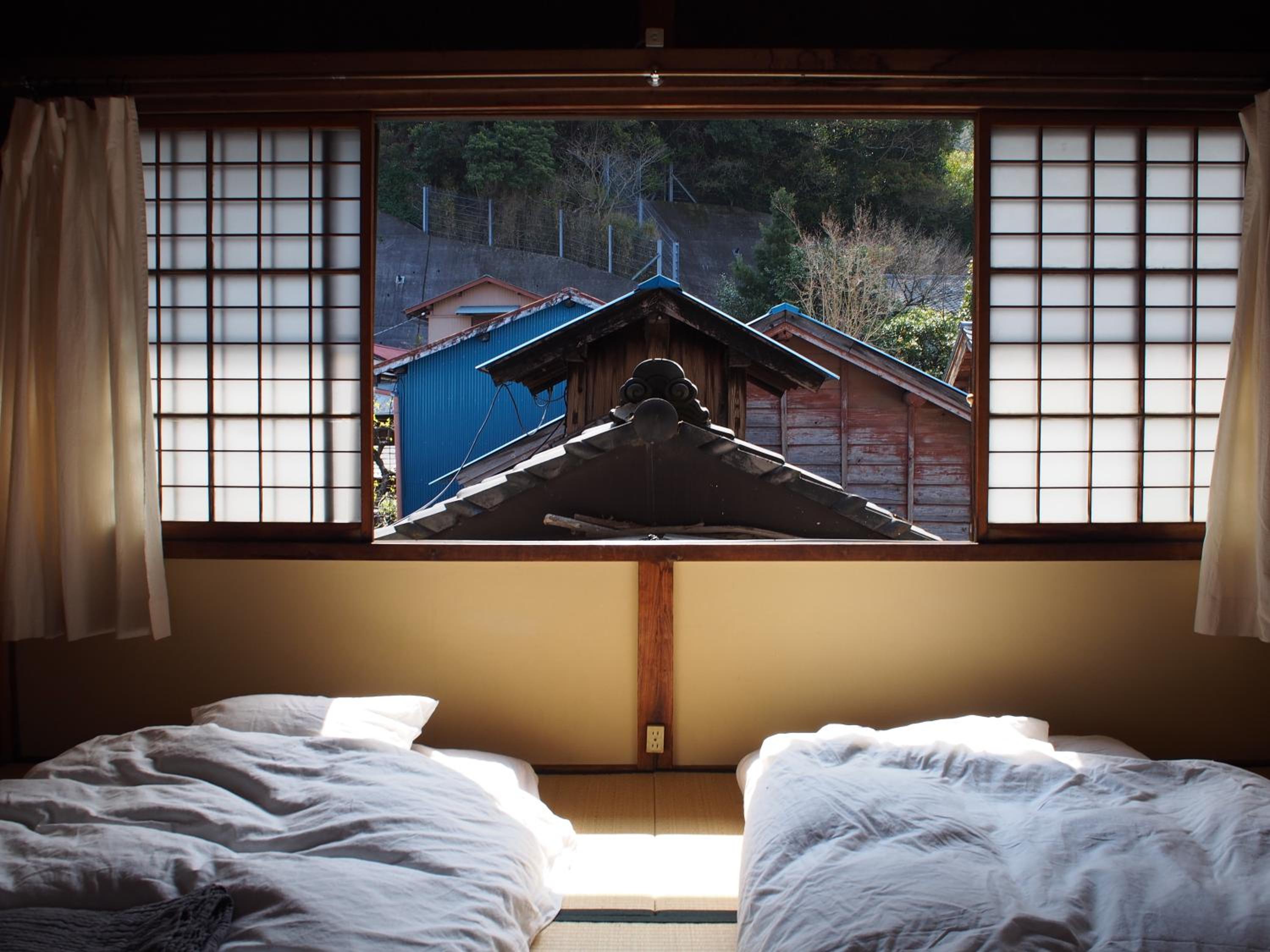 Two-Bedroom House - Photo 11